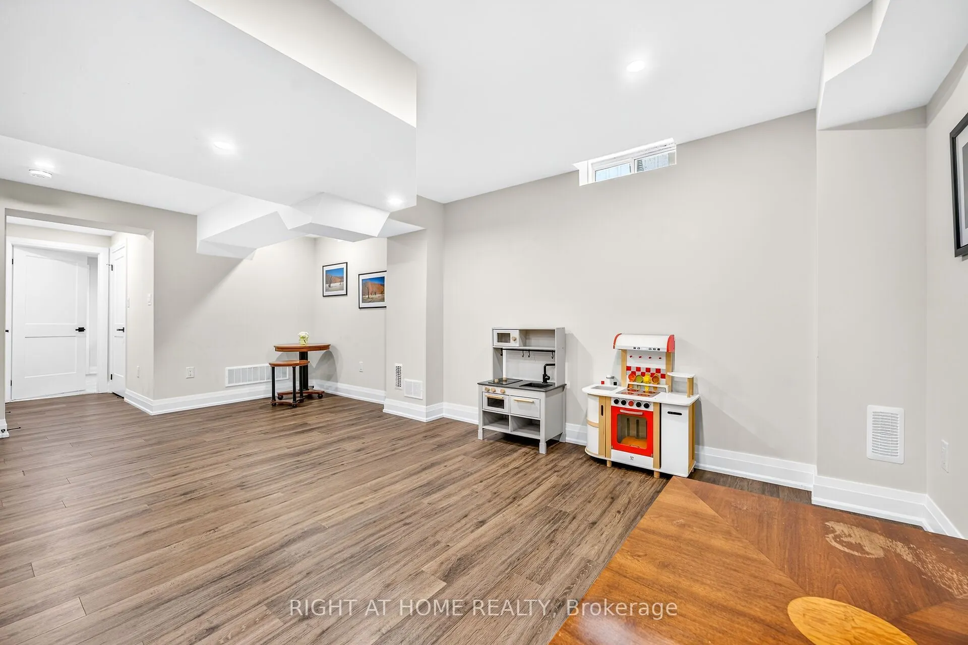 12 Fiddlehead Crescent