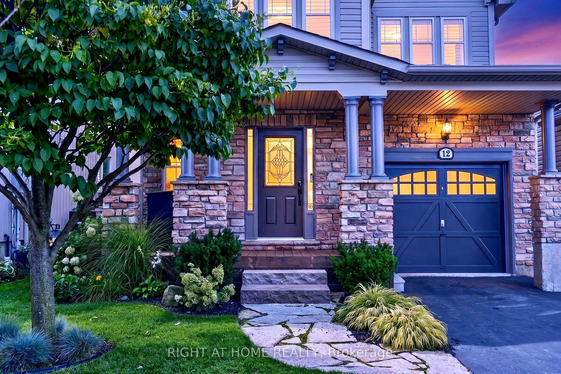 12 Fiddlehead Crescent