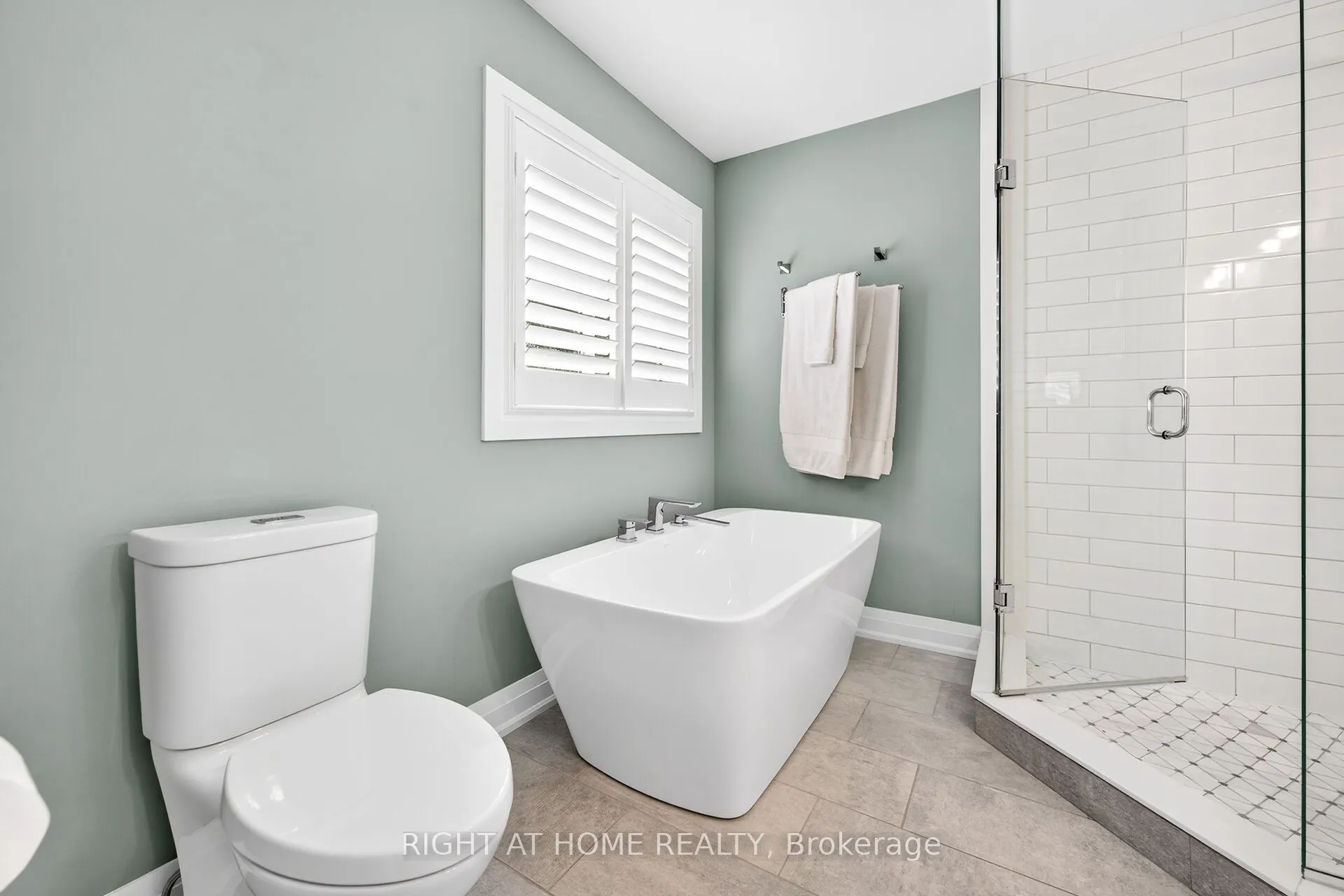 12 Fiddlehead Crescent