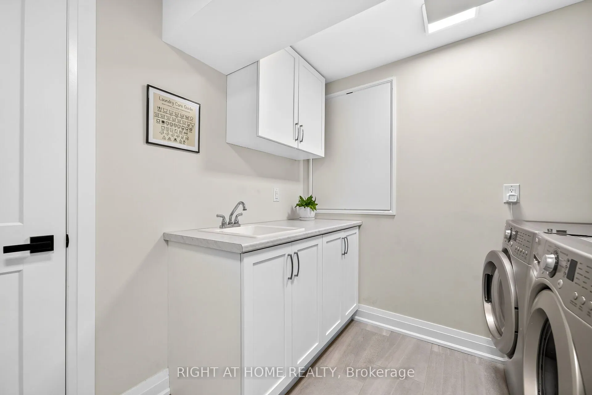 12 Fiddlehead Crescent