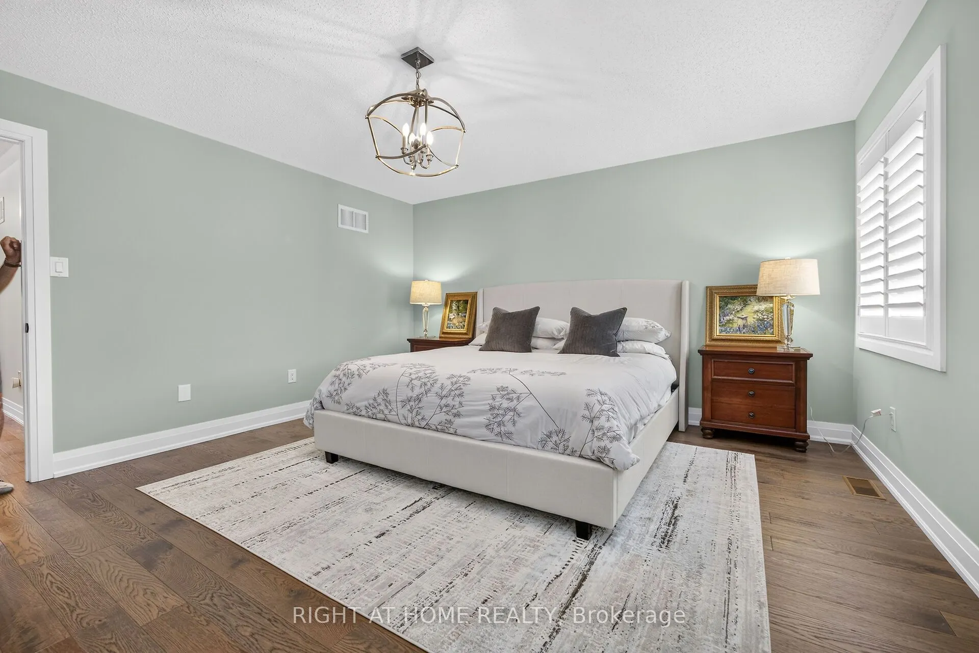 12 Fiddlehead Crescent