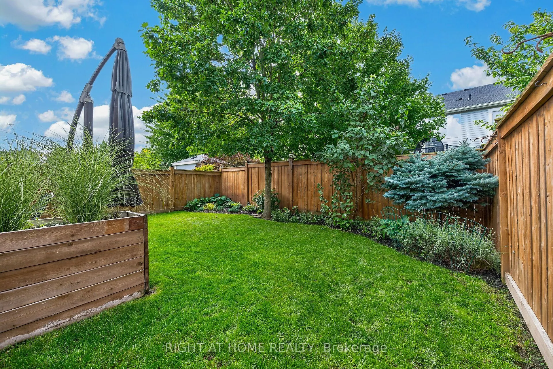 12 Fiddlehead Crescent