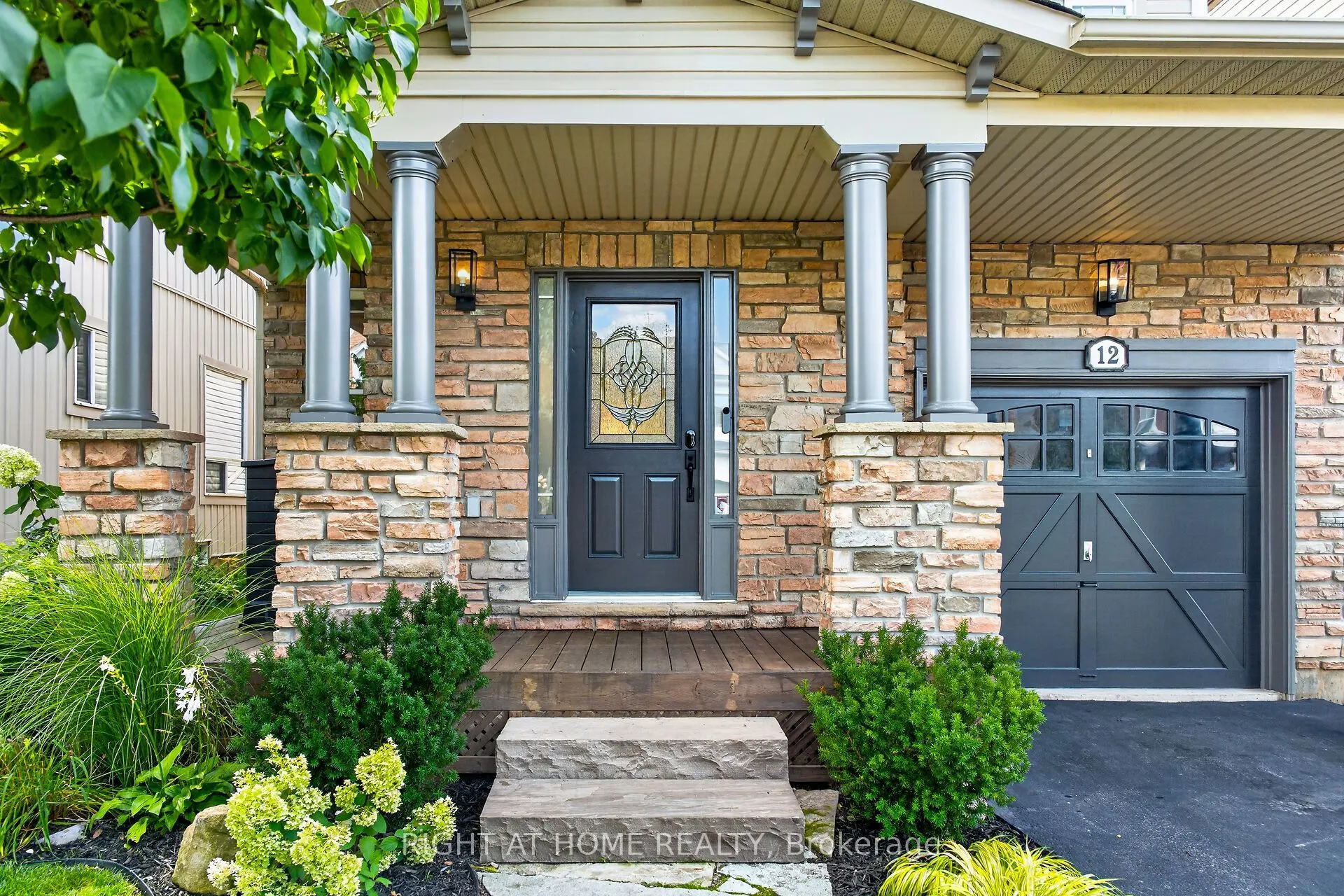 12 Fiddlehead Crescent