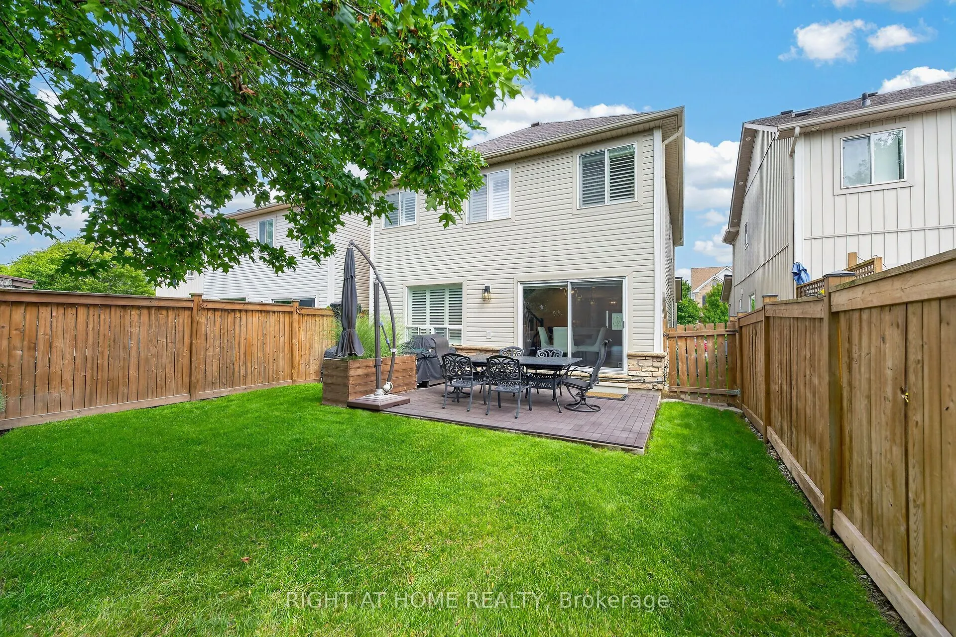 12 Fiddlehead Crescent