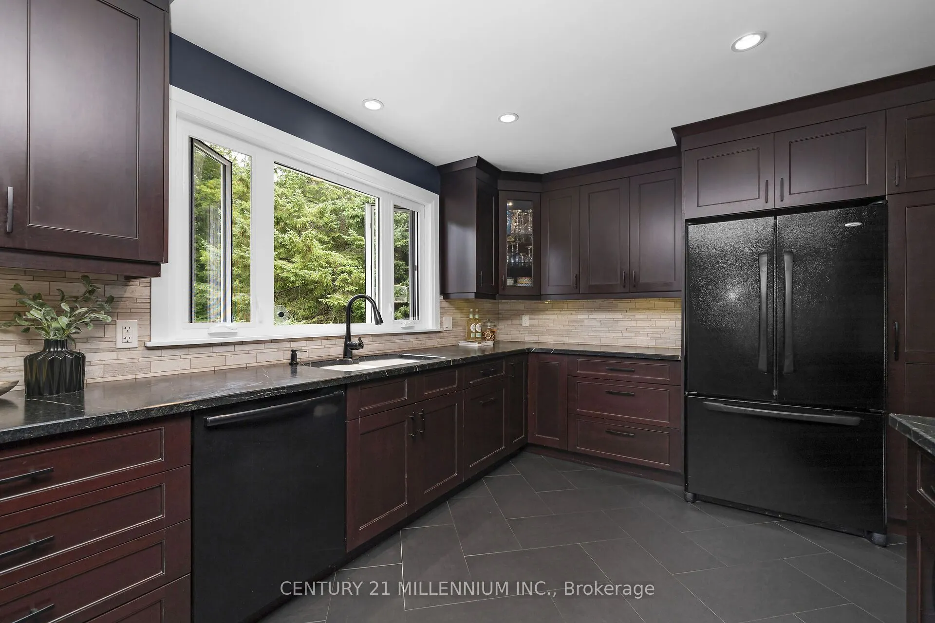 17 Erin Heights Drive