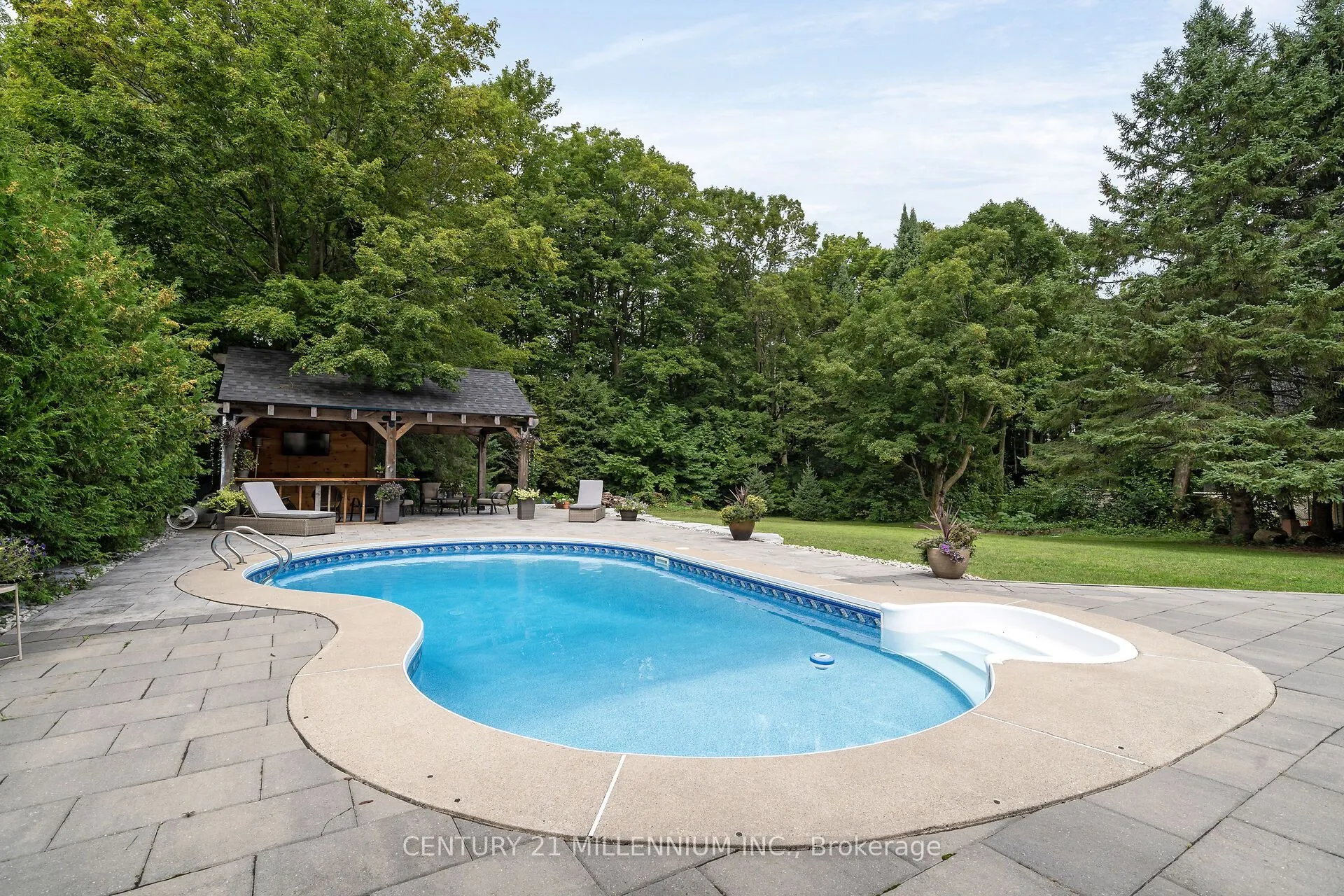 17 Erin Heights Drive