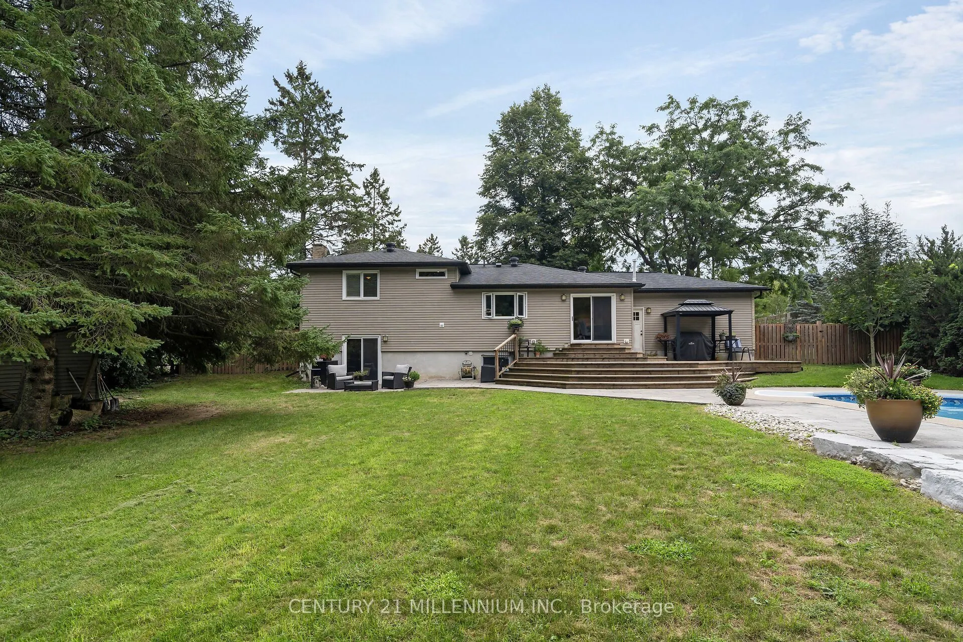 17 Erin Heights Drive