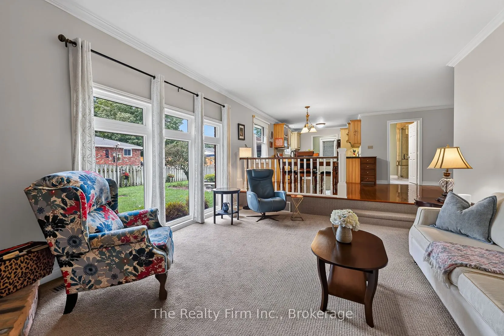 19 Wellington Street W