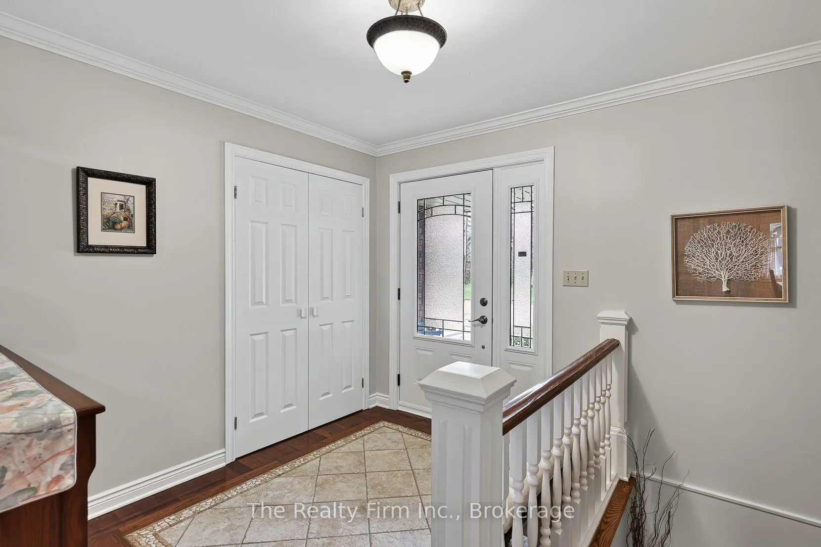 19 Wellington Street W