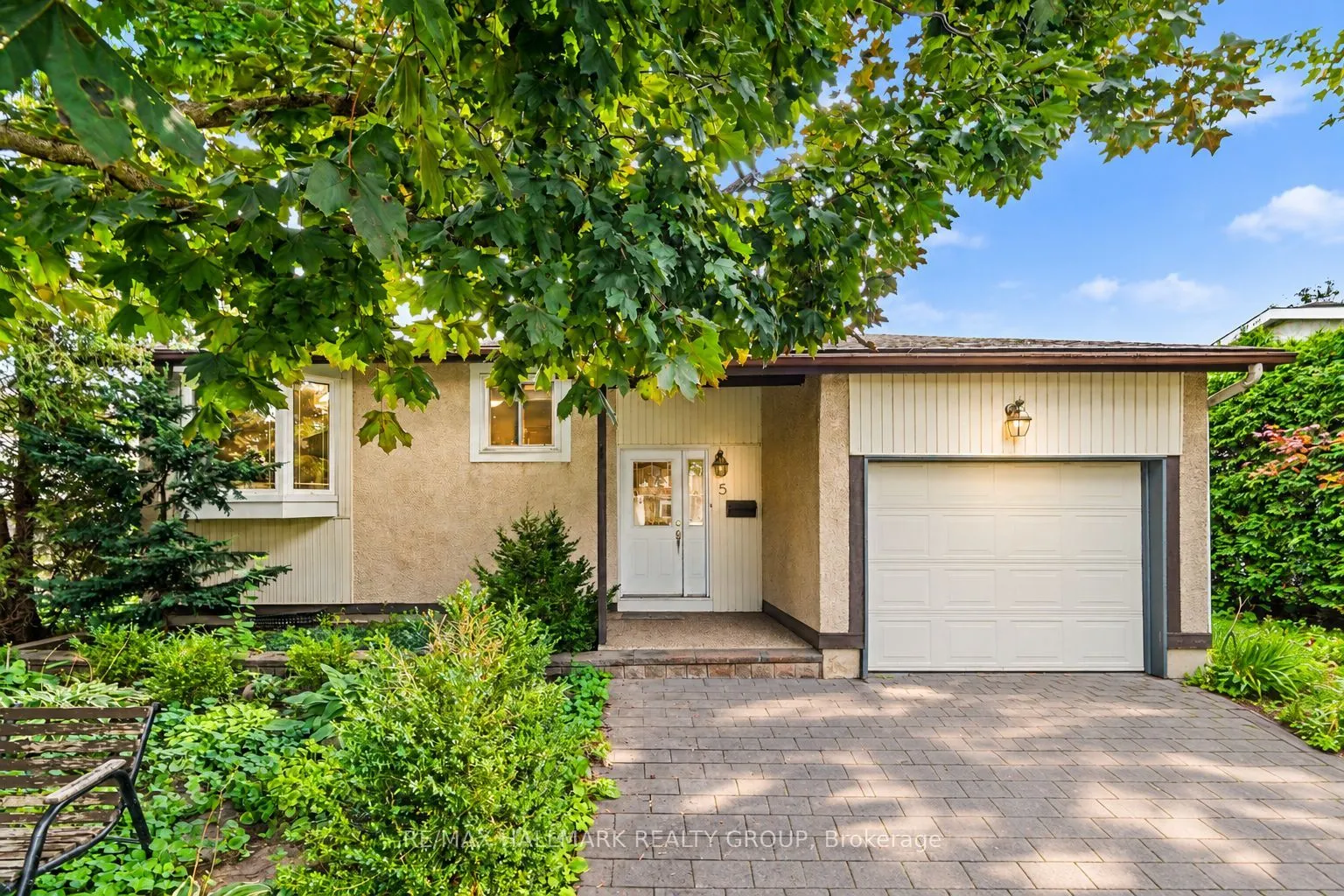 5 Lansfield Way