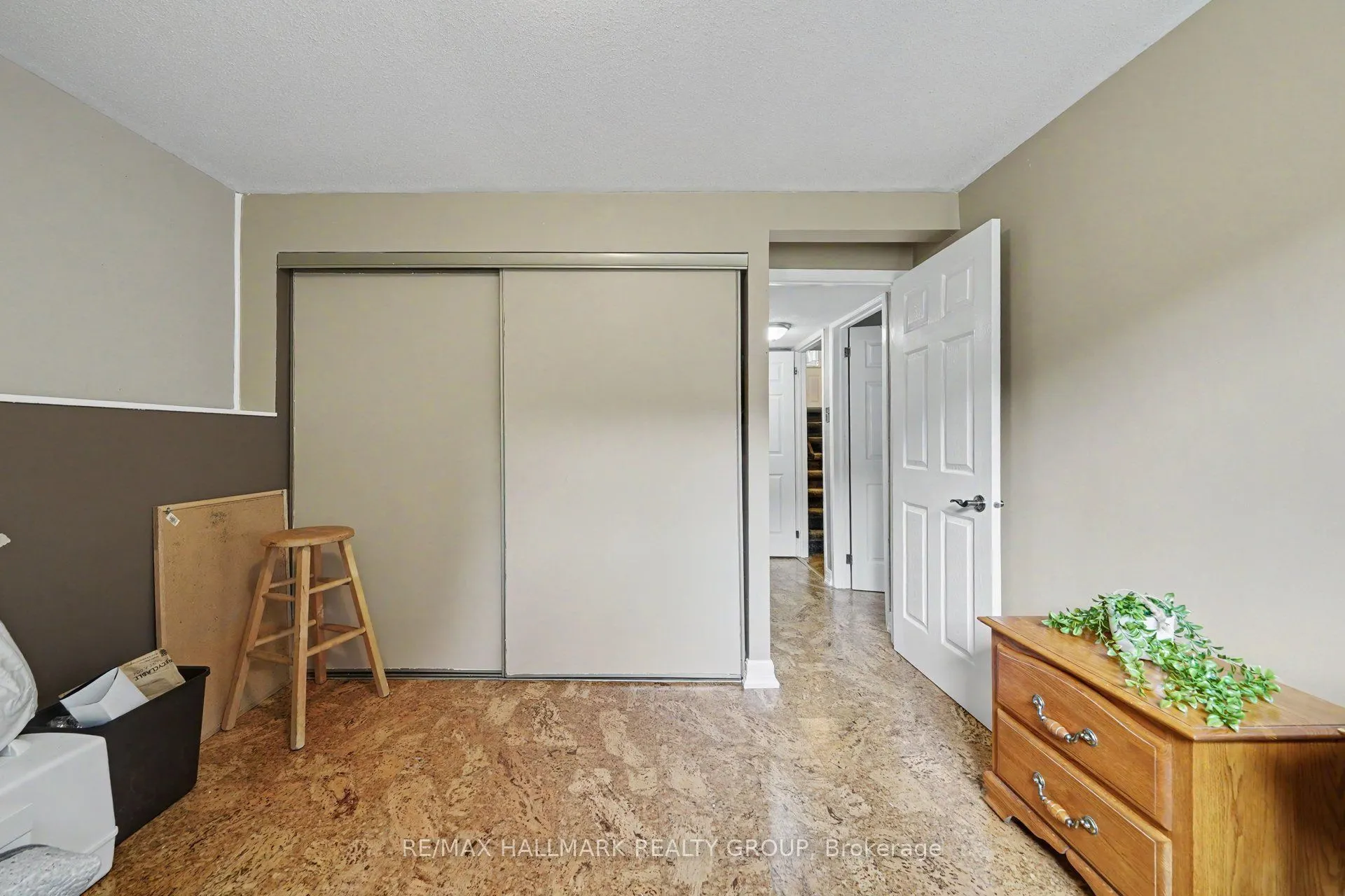 5 Lansfield Way