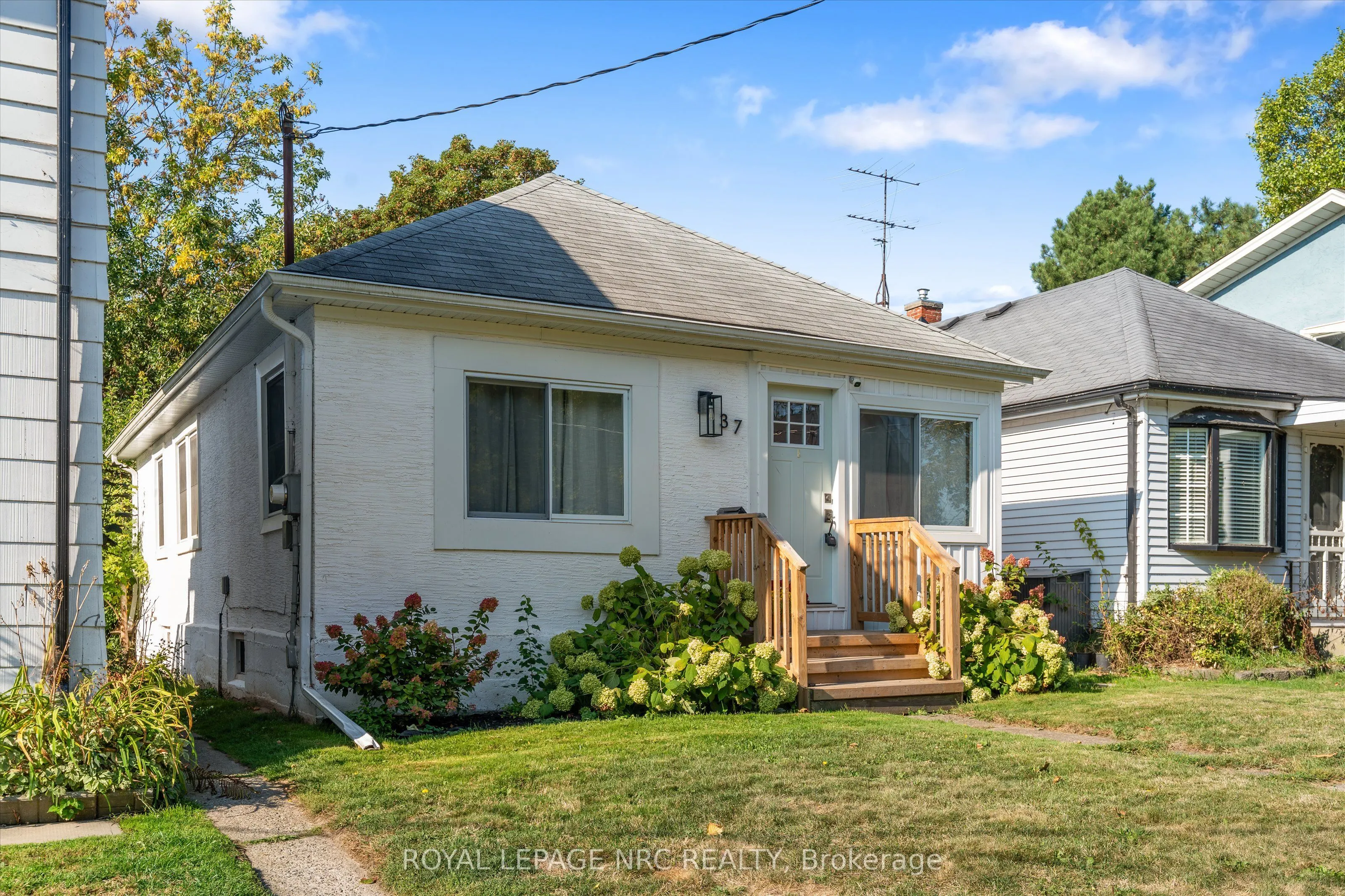 37 Lock Street