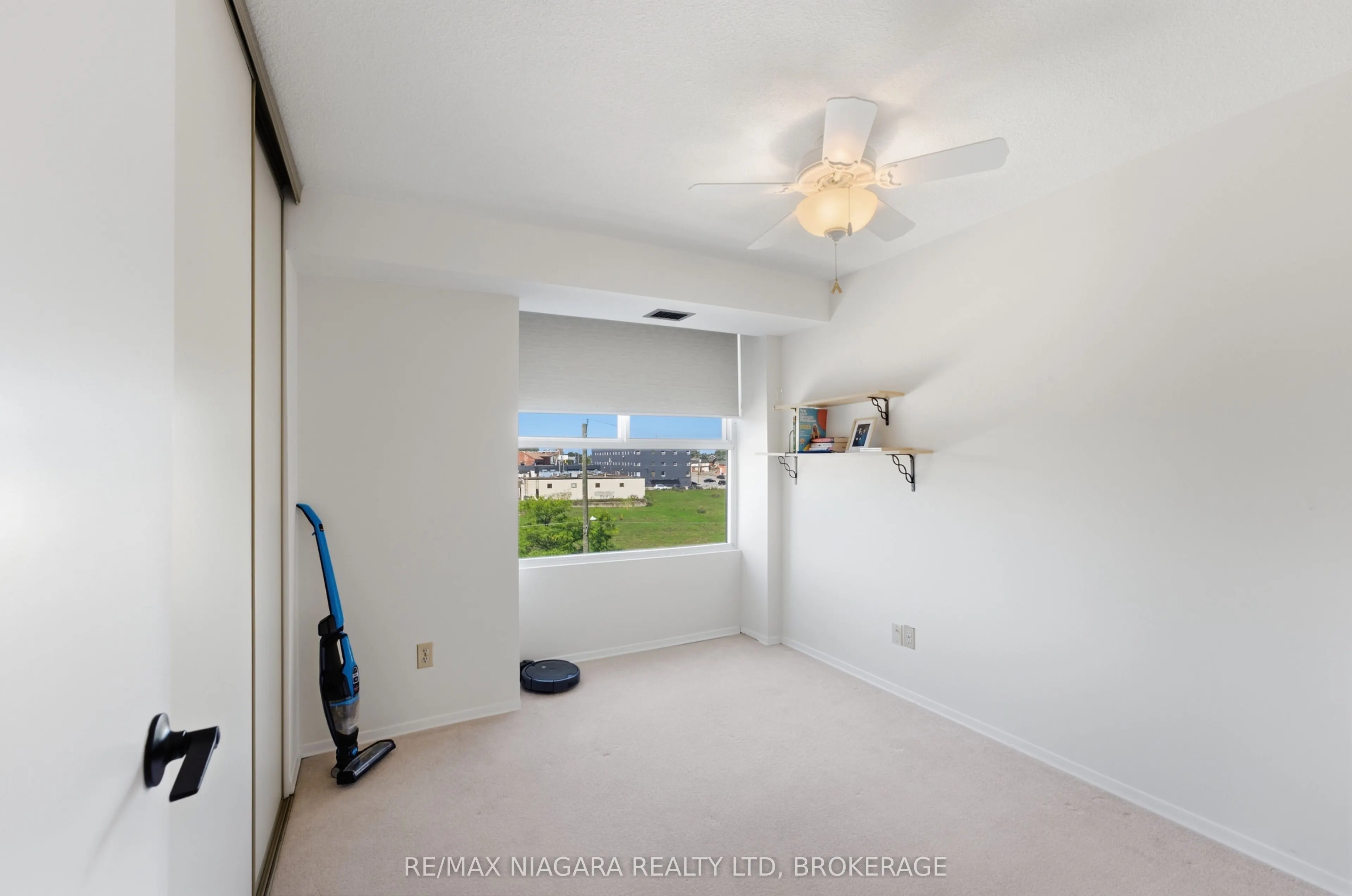 7 Gale Crescent #411