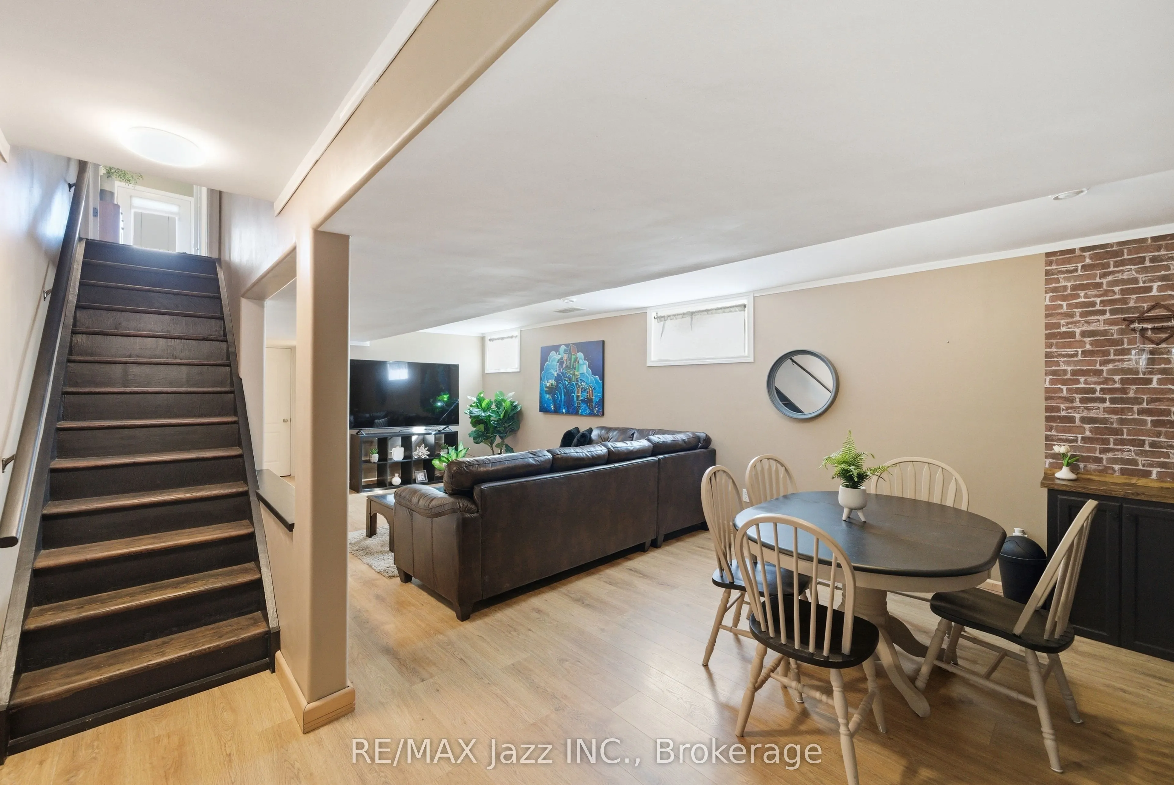 1 Cooper Court