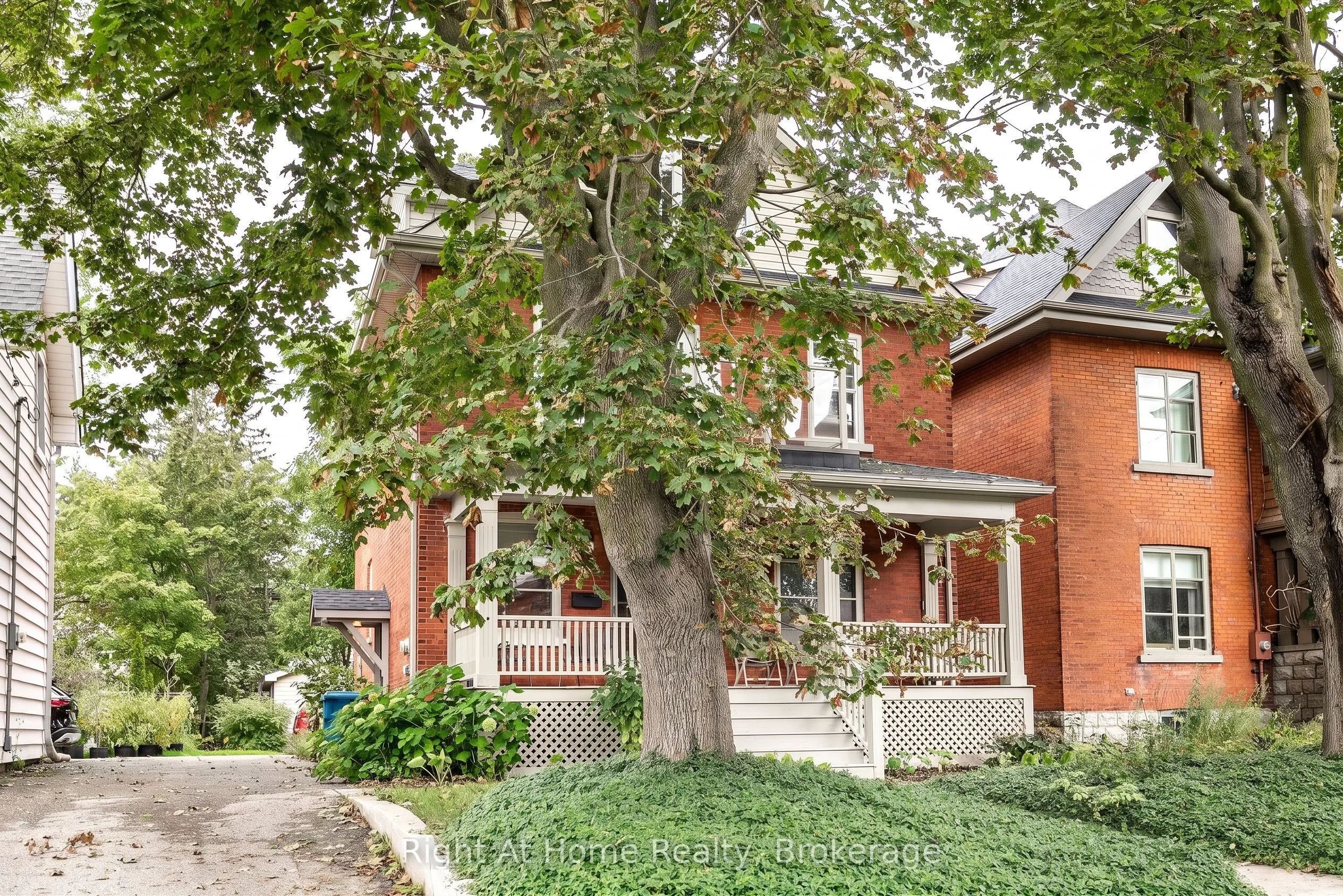 142 Elizabeth Street