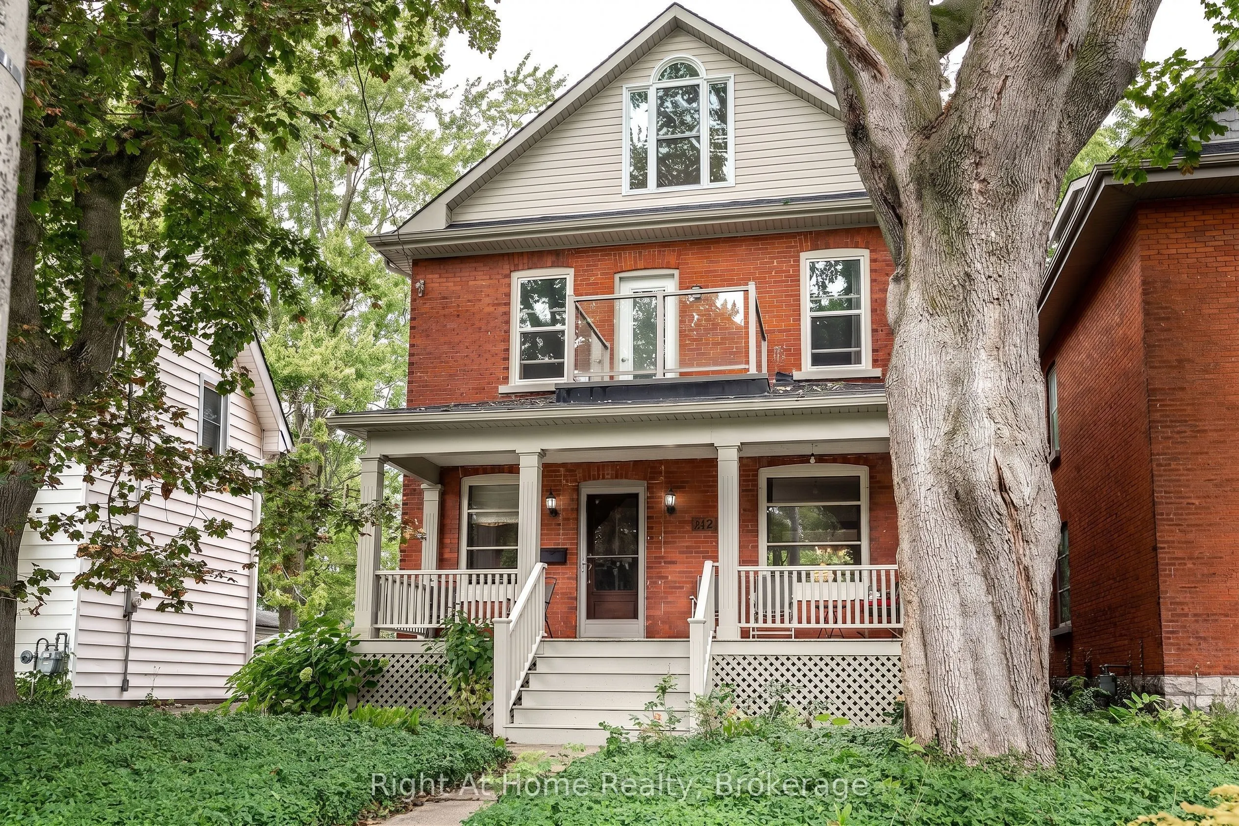 142 Elizabeth Street