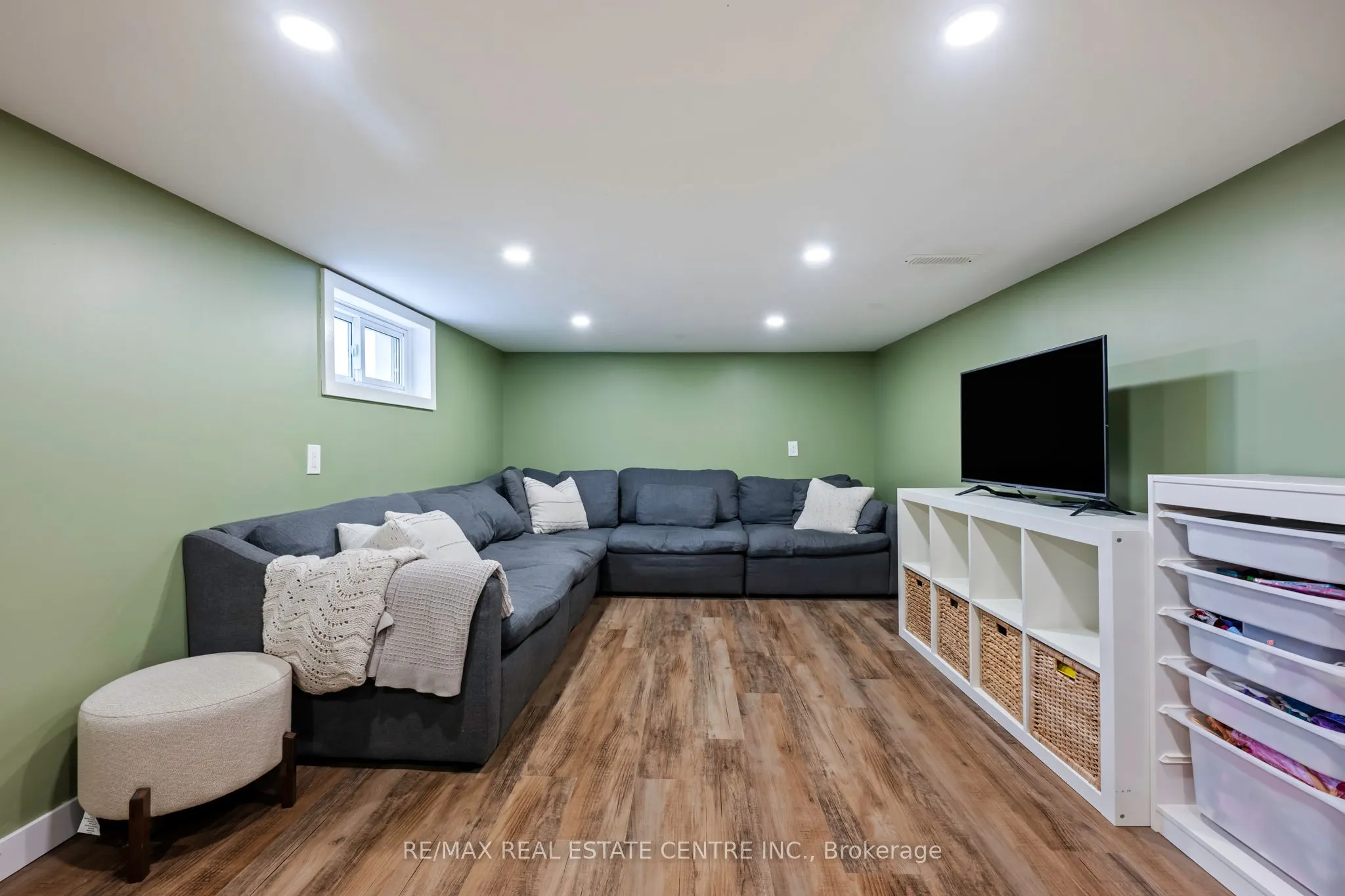 121 Proton Street N