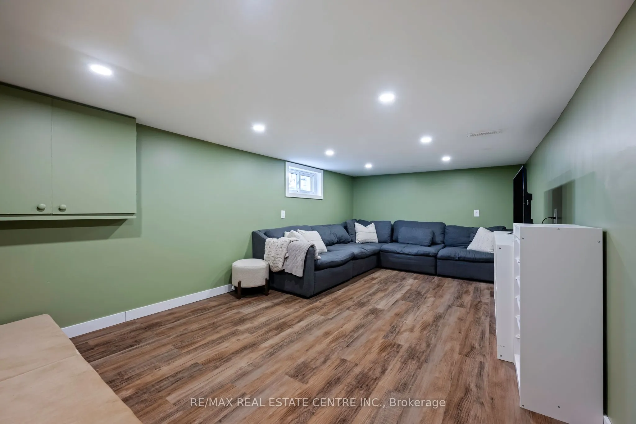 121 Proton Street N
