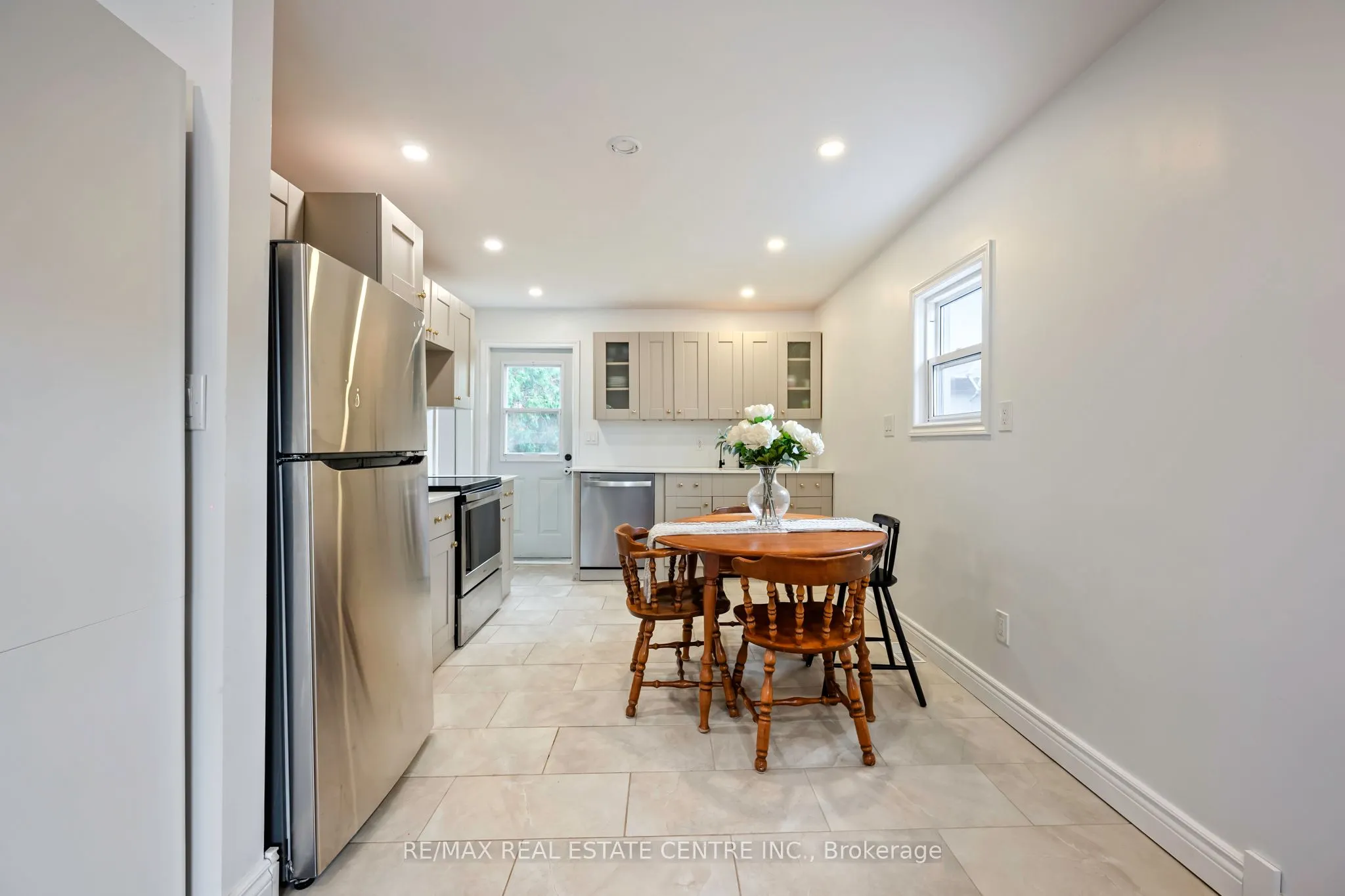 121 Proton Street N
