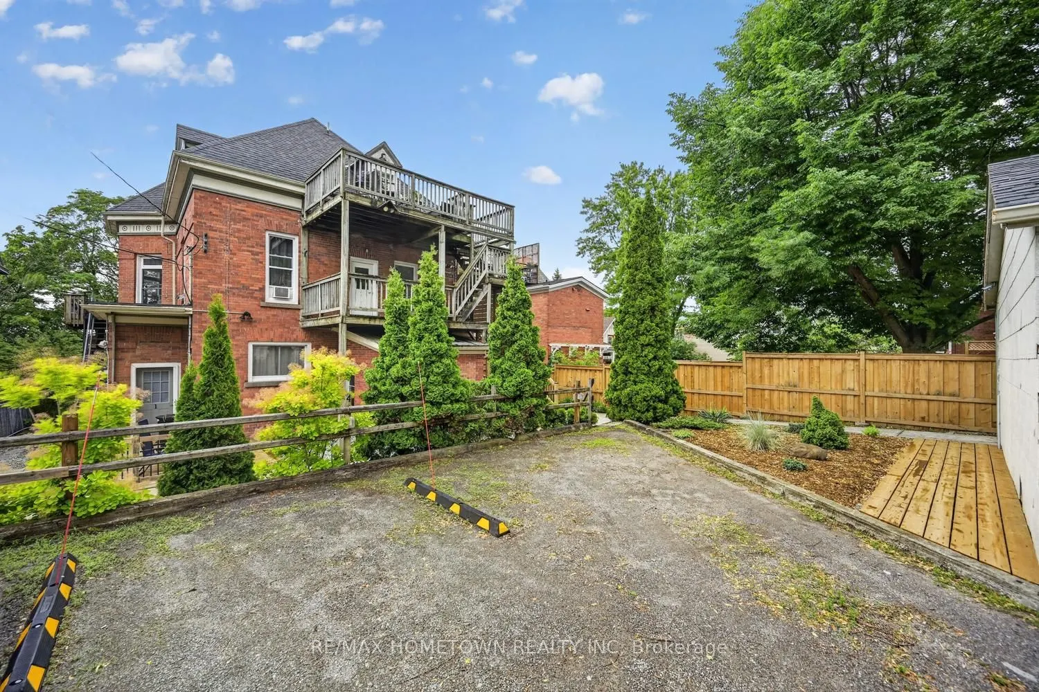 98 Pine Street