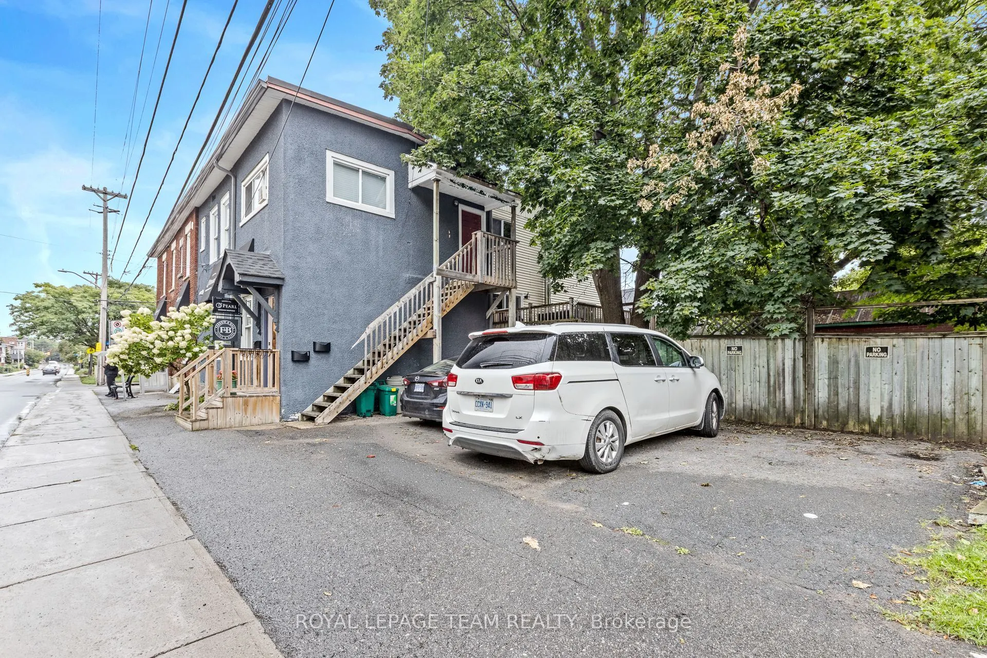 84 Sherbrooke Avenue