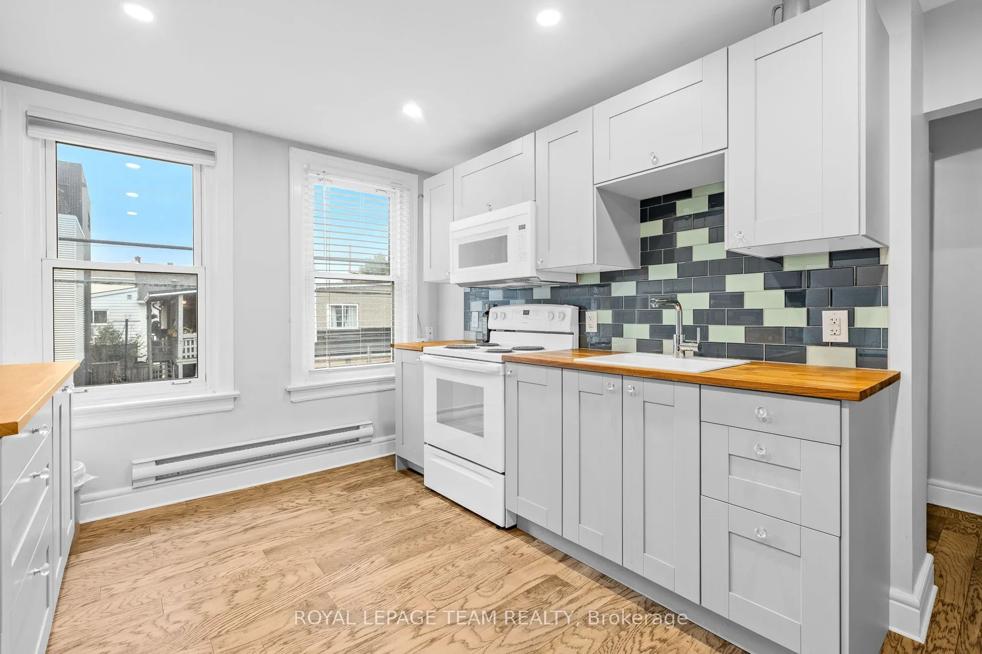 84 Sherbrooke Avenue