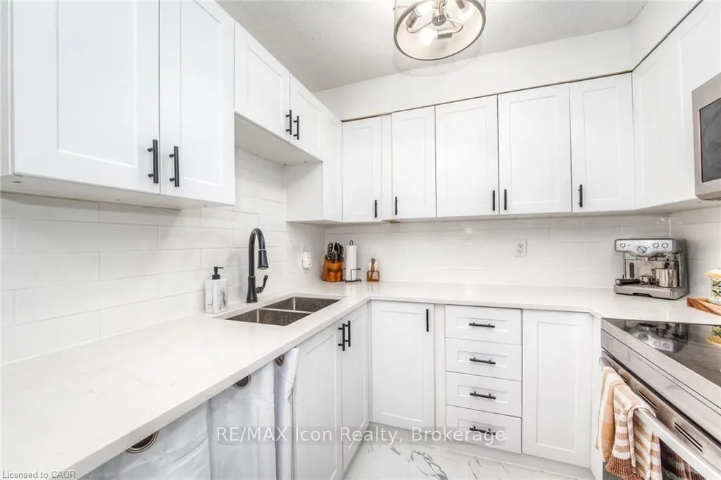 225 Harvard Place #402