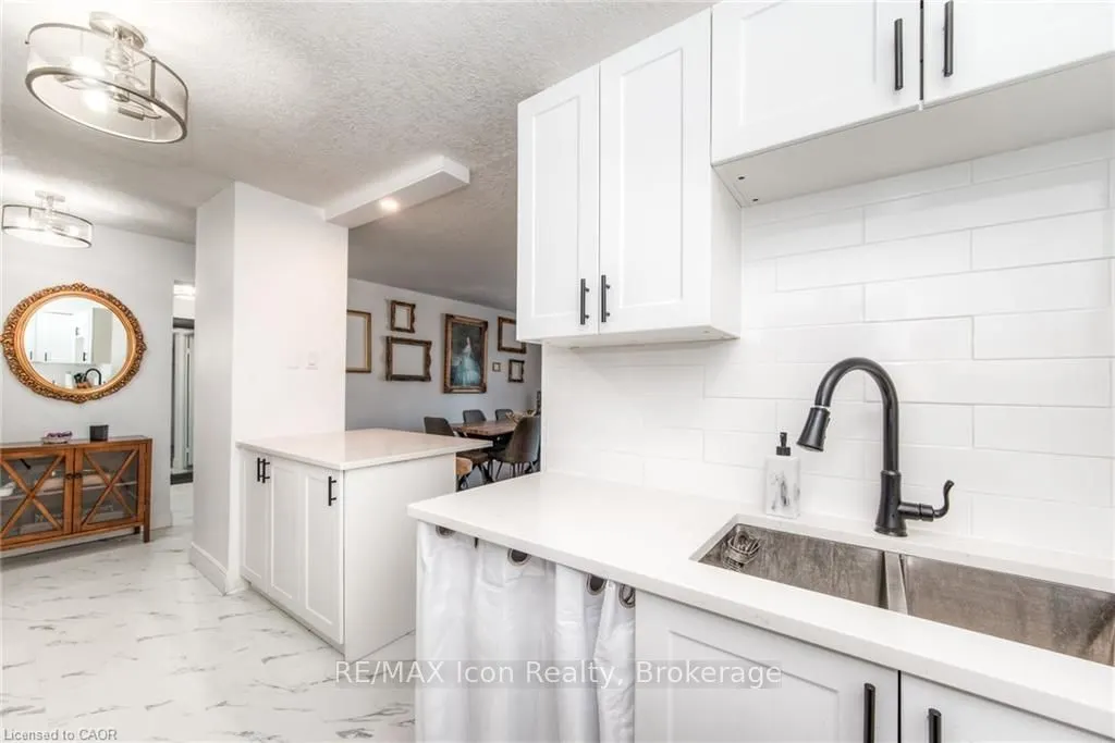 225 Harvard Place #402