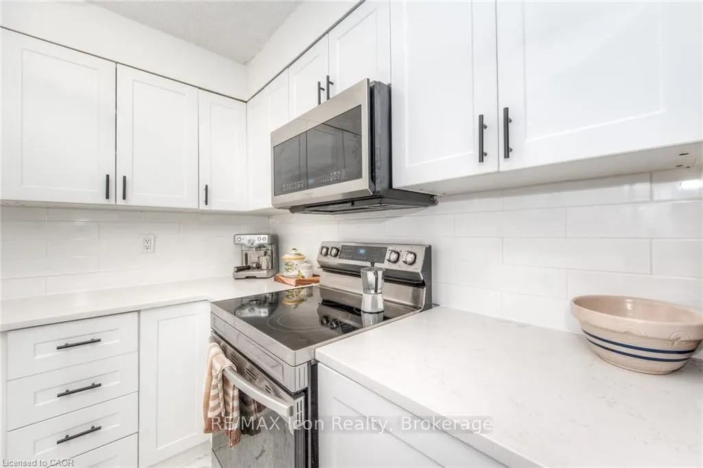 225 Harvard Place #402