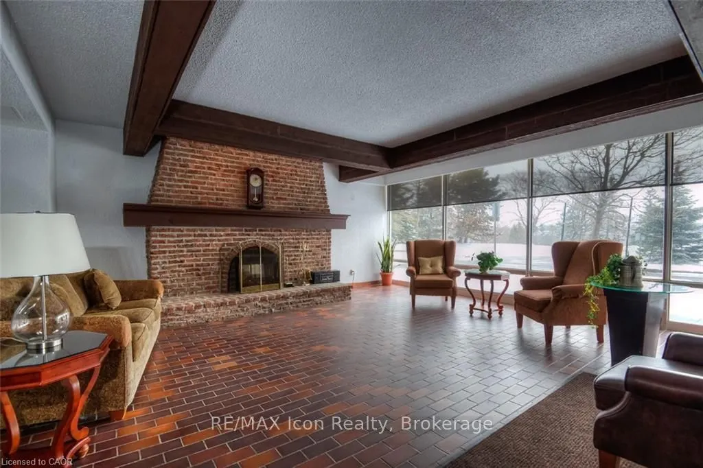 225 Harvard Place #402