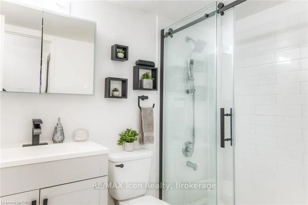 225 Harvard Place #402
