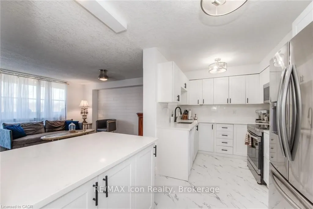 225 Harvard Place #402