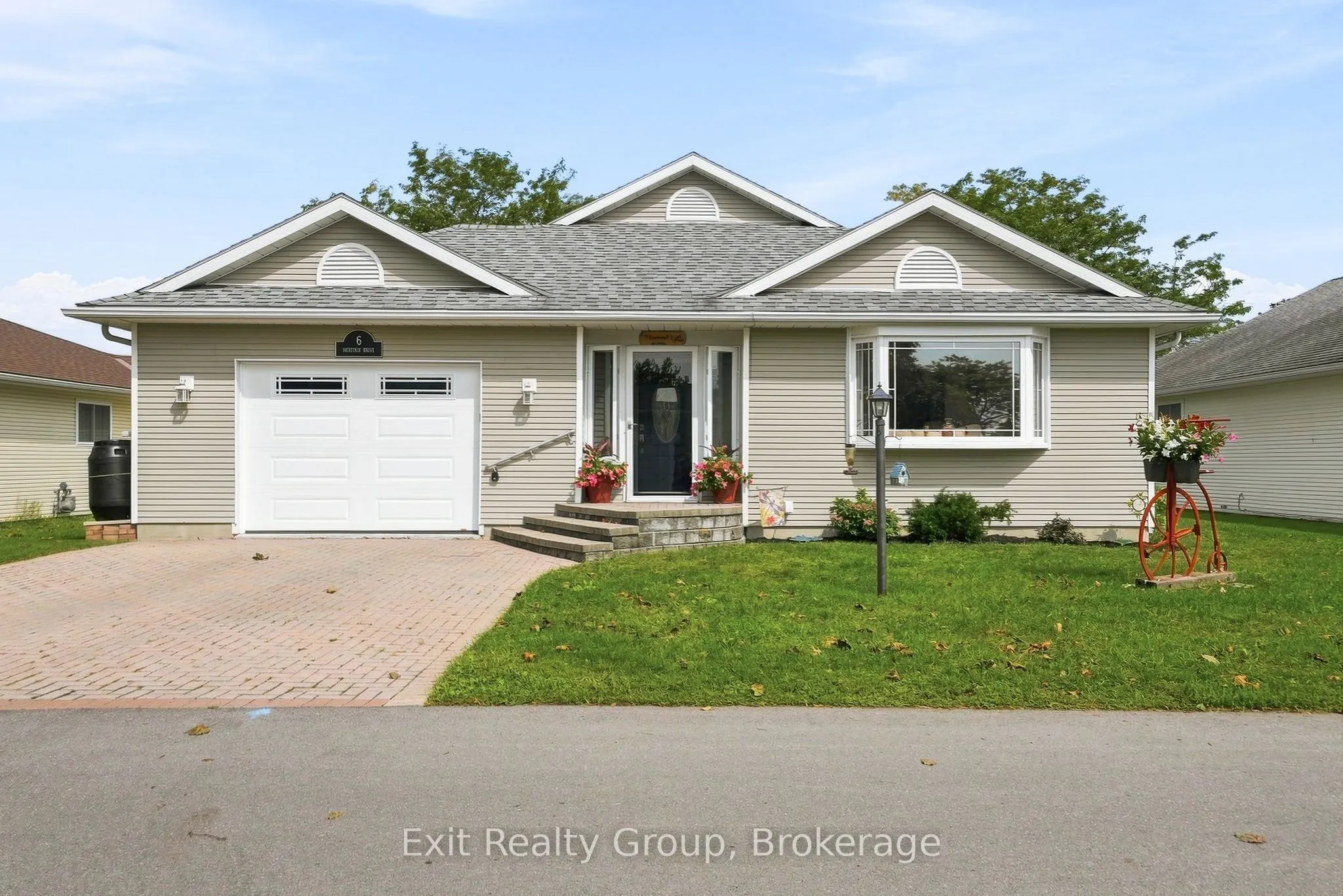 6 Heritage Drive