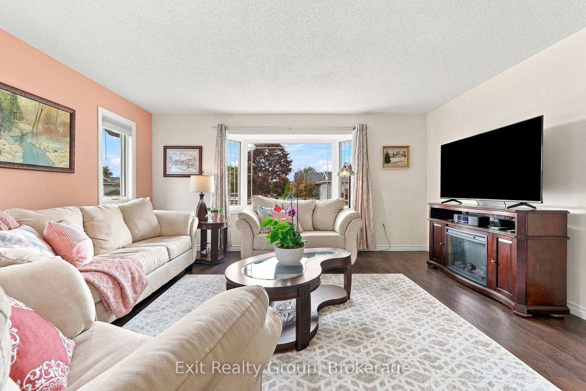 6 Heritage Drive