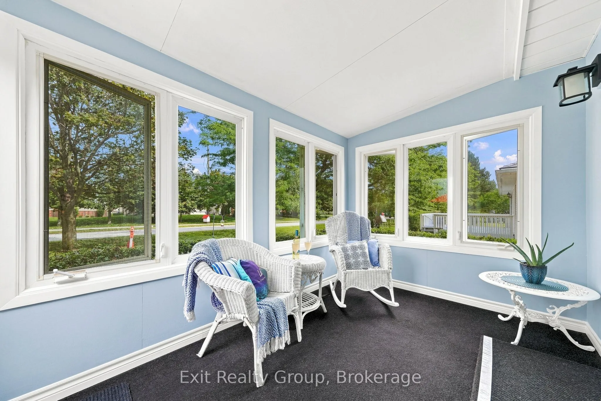 6 Heritage Drive