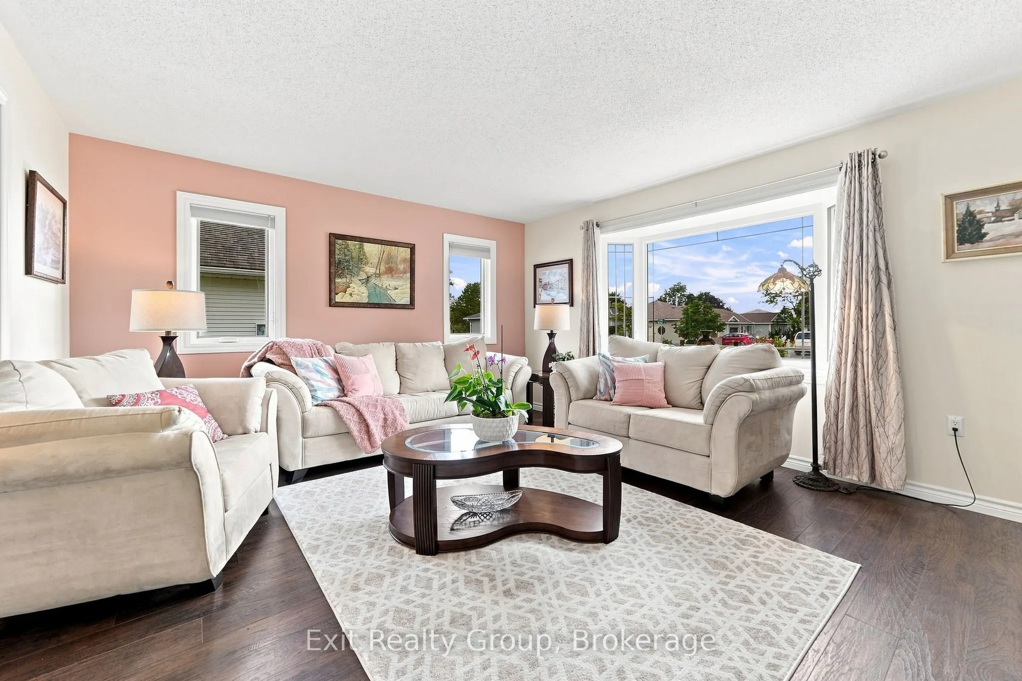 6 Heritage Drive