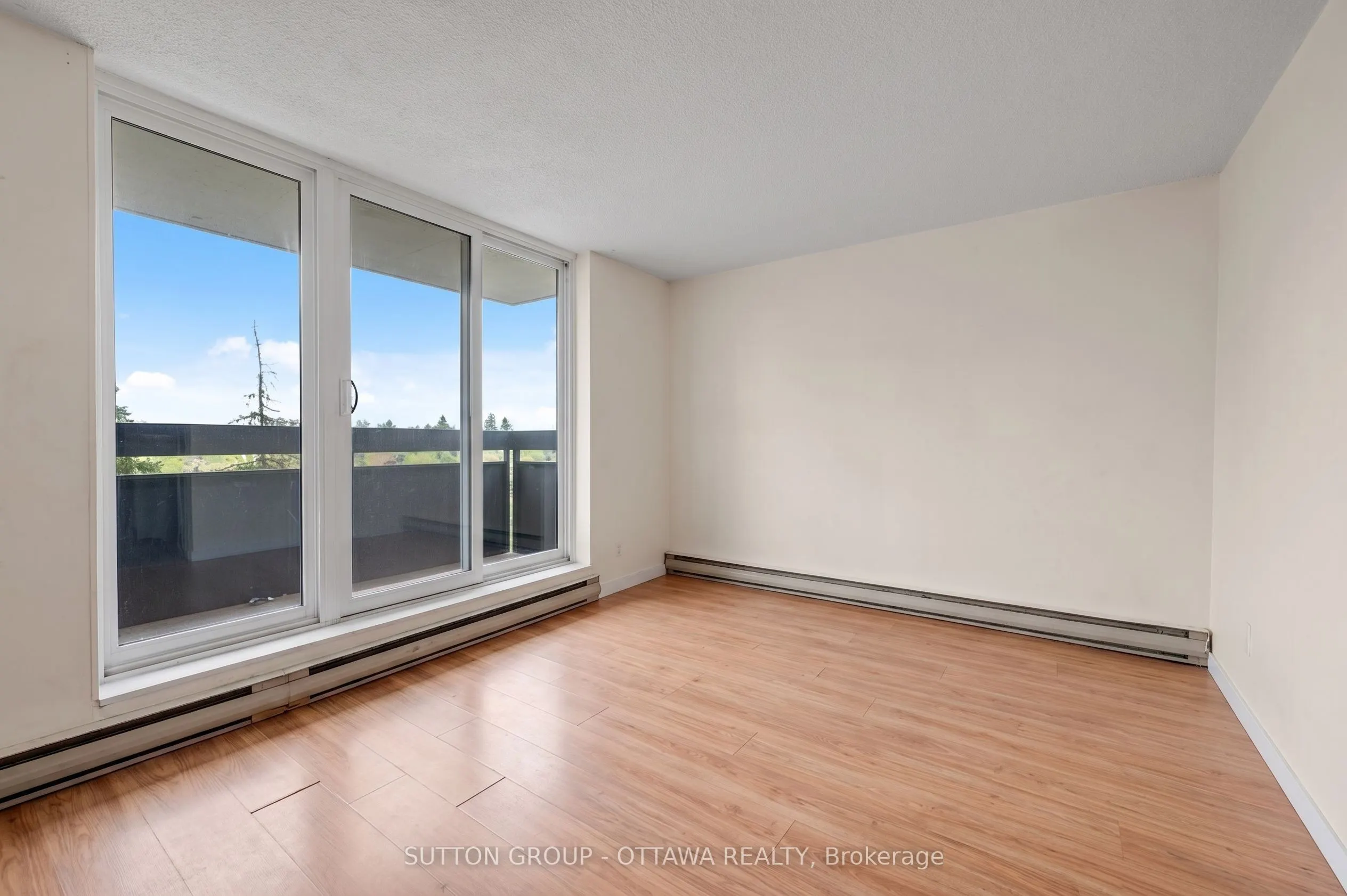 2000 Jasmine Crescent #516