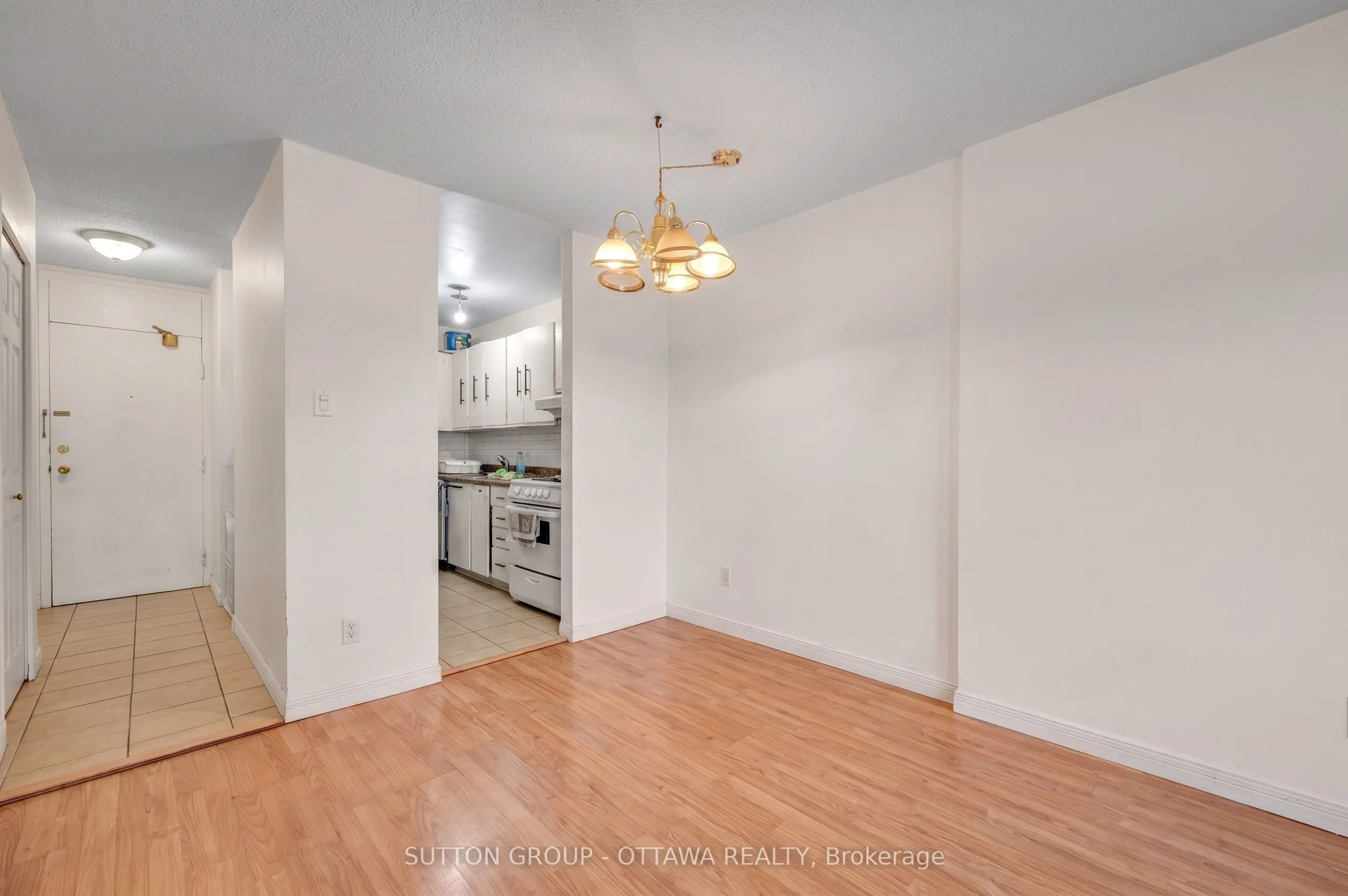 2000 Jasmine Crescent #516
