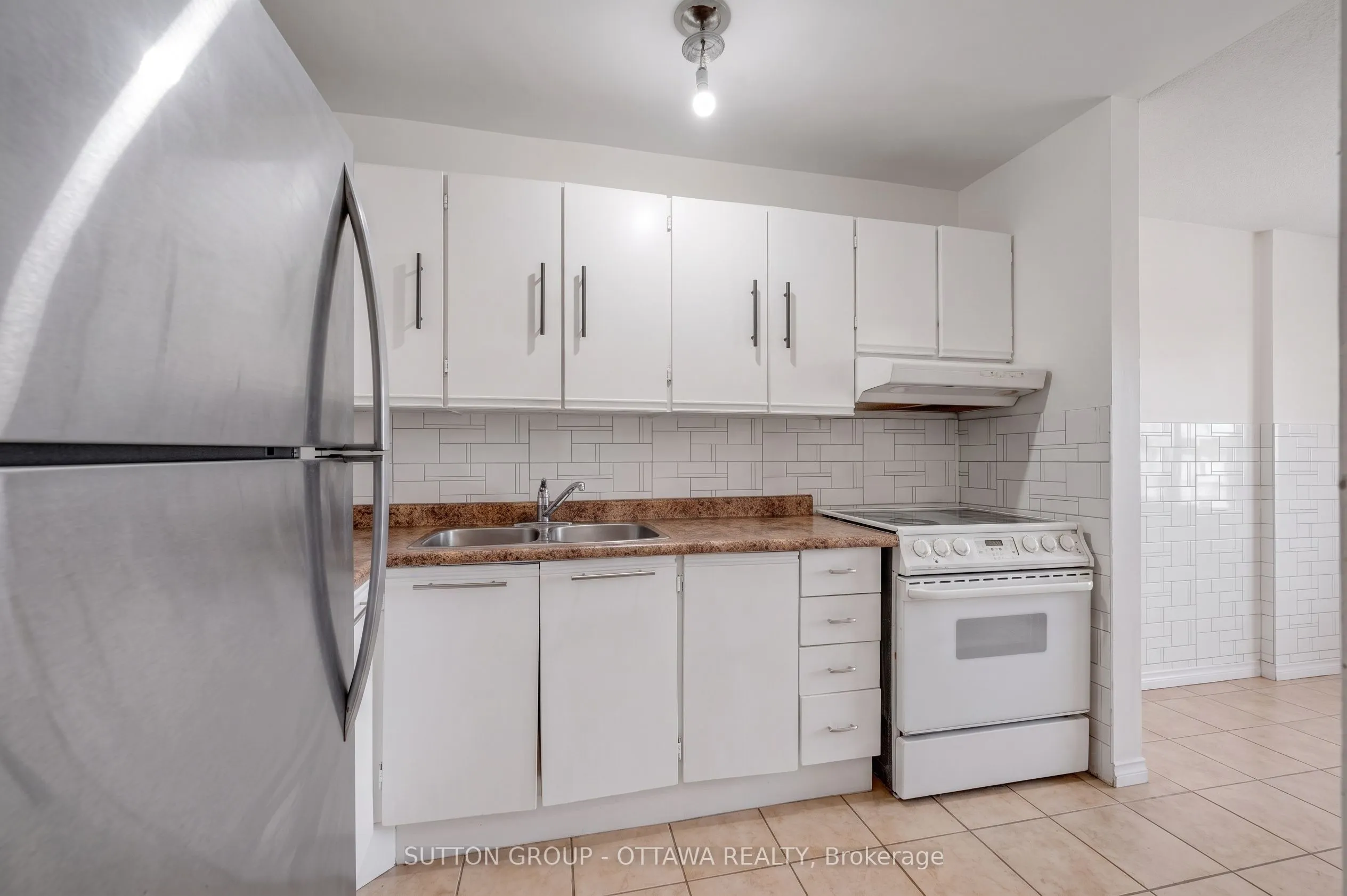 2000 Jasmine Crescent #516