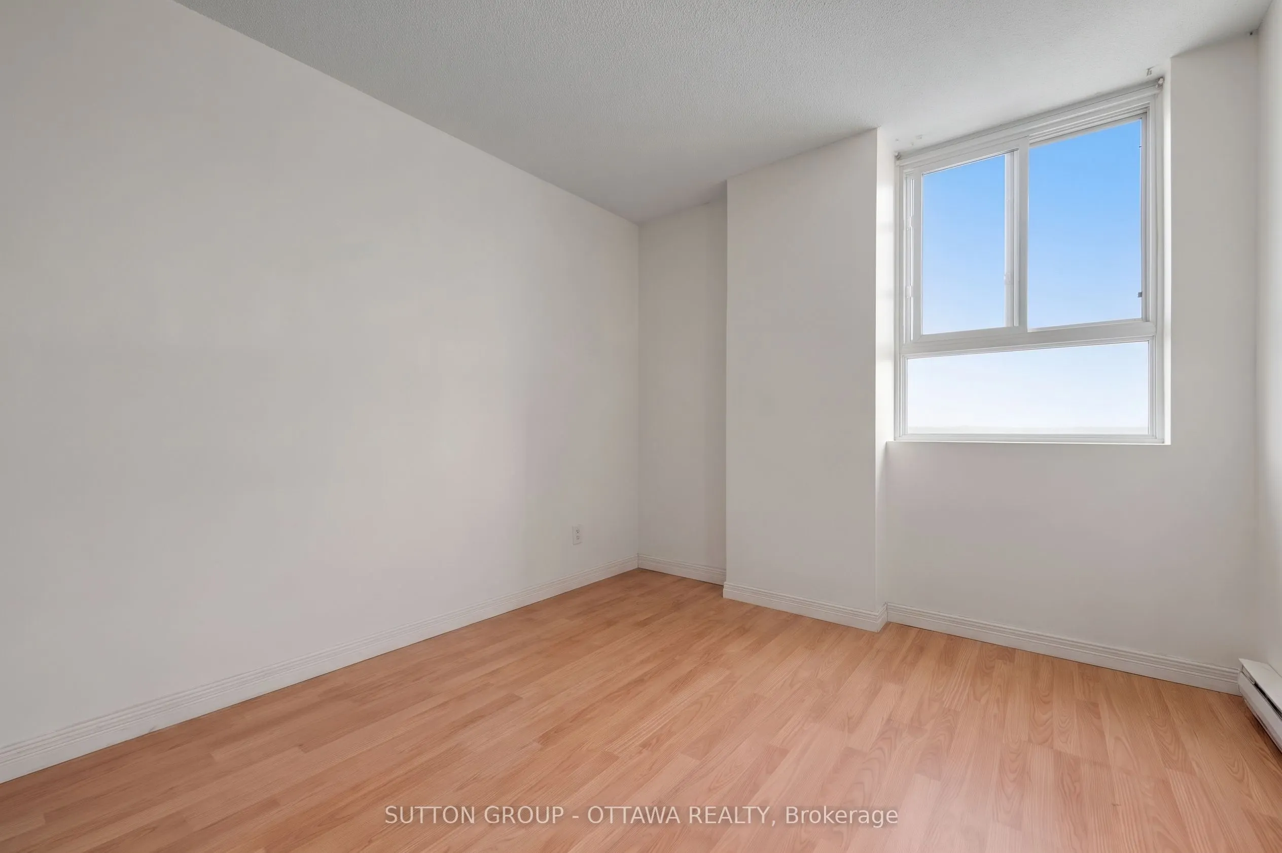 2000 Jasmine Crescent #516