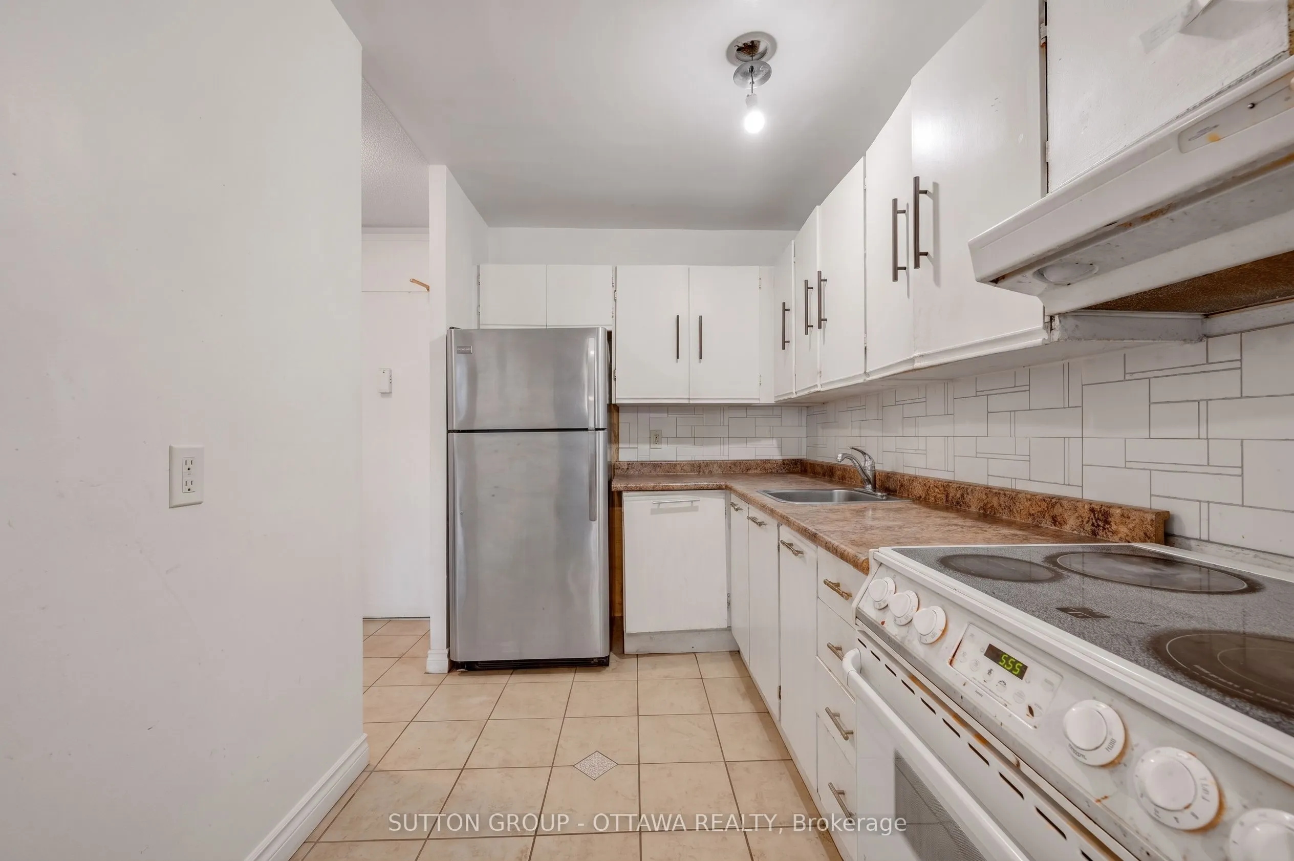 2000 Jasmine Crescent #516