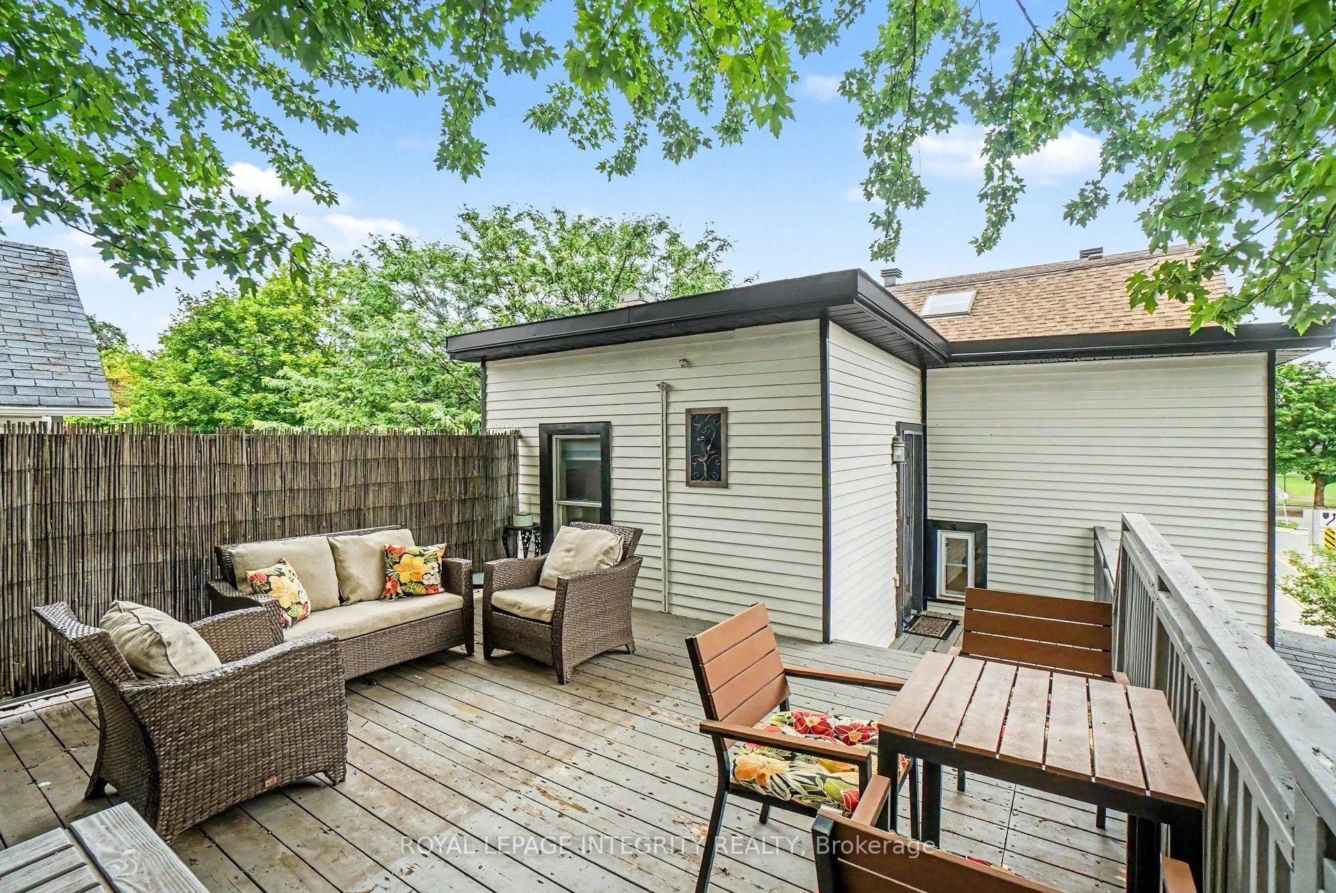 9 Holmwood Avenue