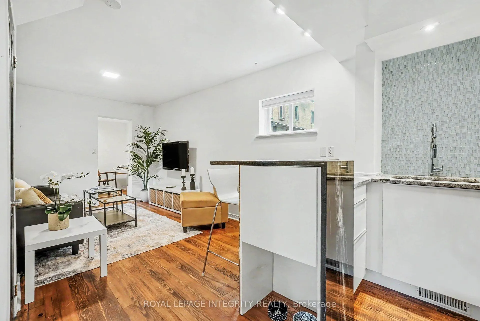 9 Holmwood Avenue