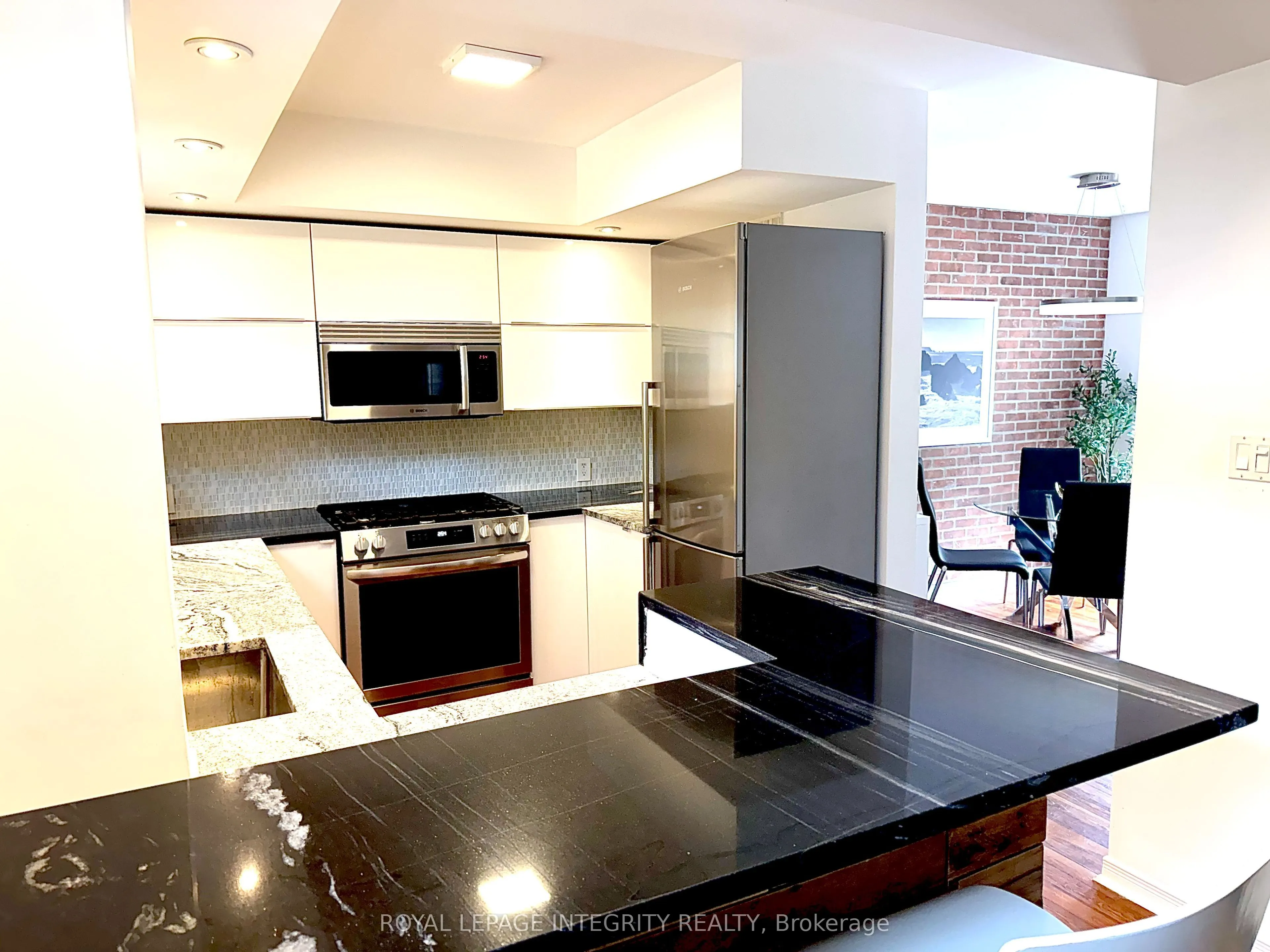 9 Holmwood Avenue
