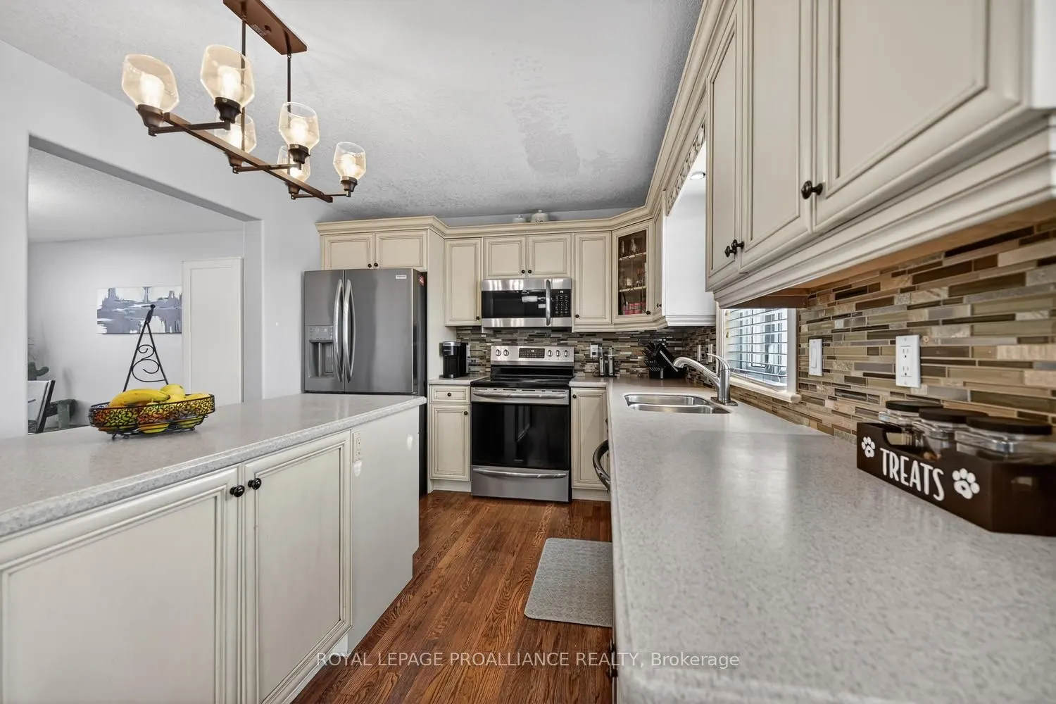 1014 Crestwood Drive