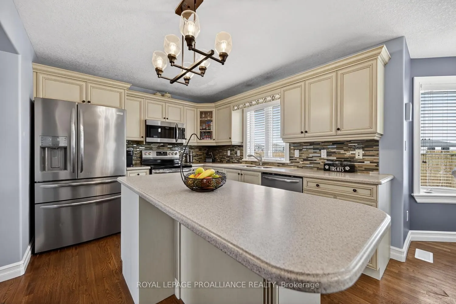 1014 Crestwood Drive