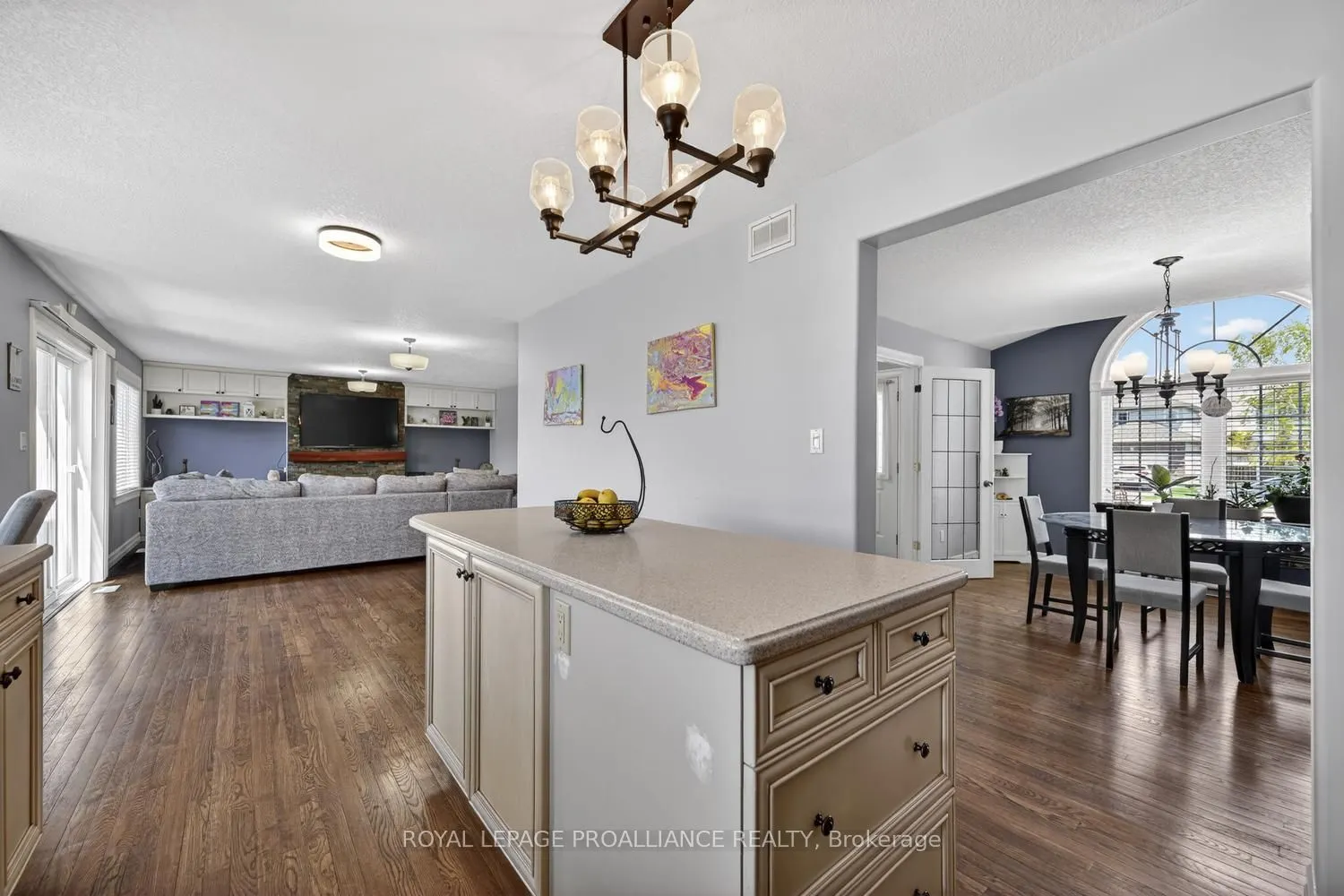 1014 Crestwood Drive