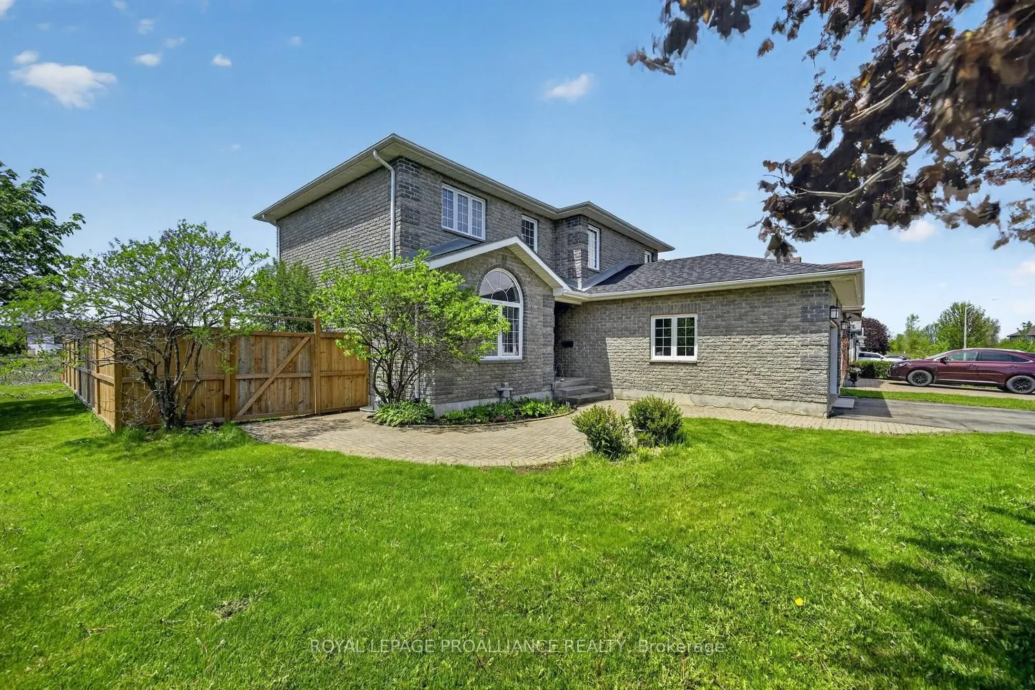 1014 Crestwood Drive