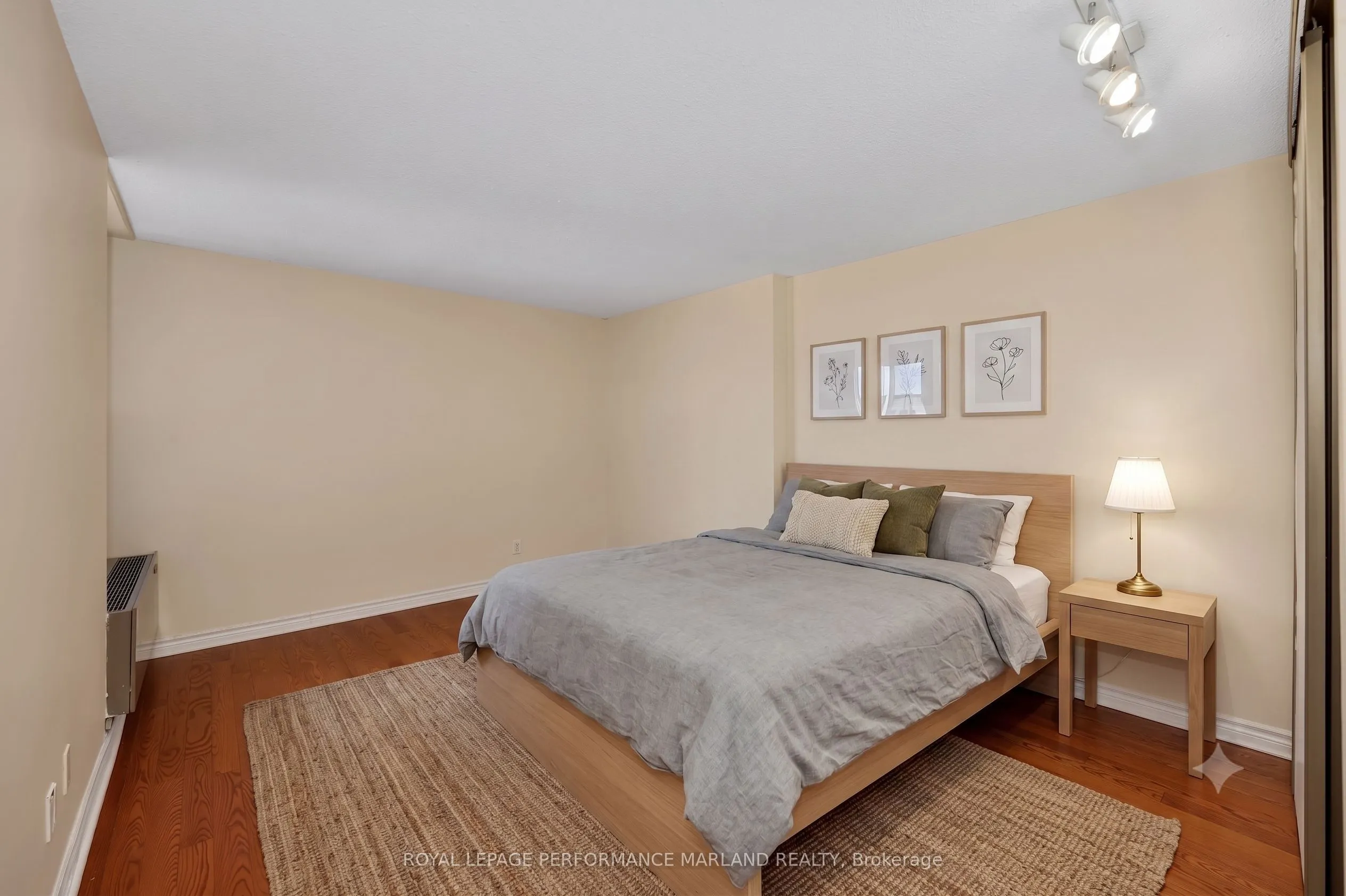71 Somerset Street W #1903