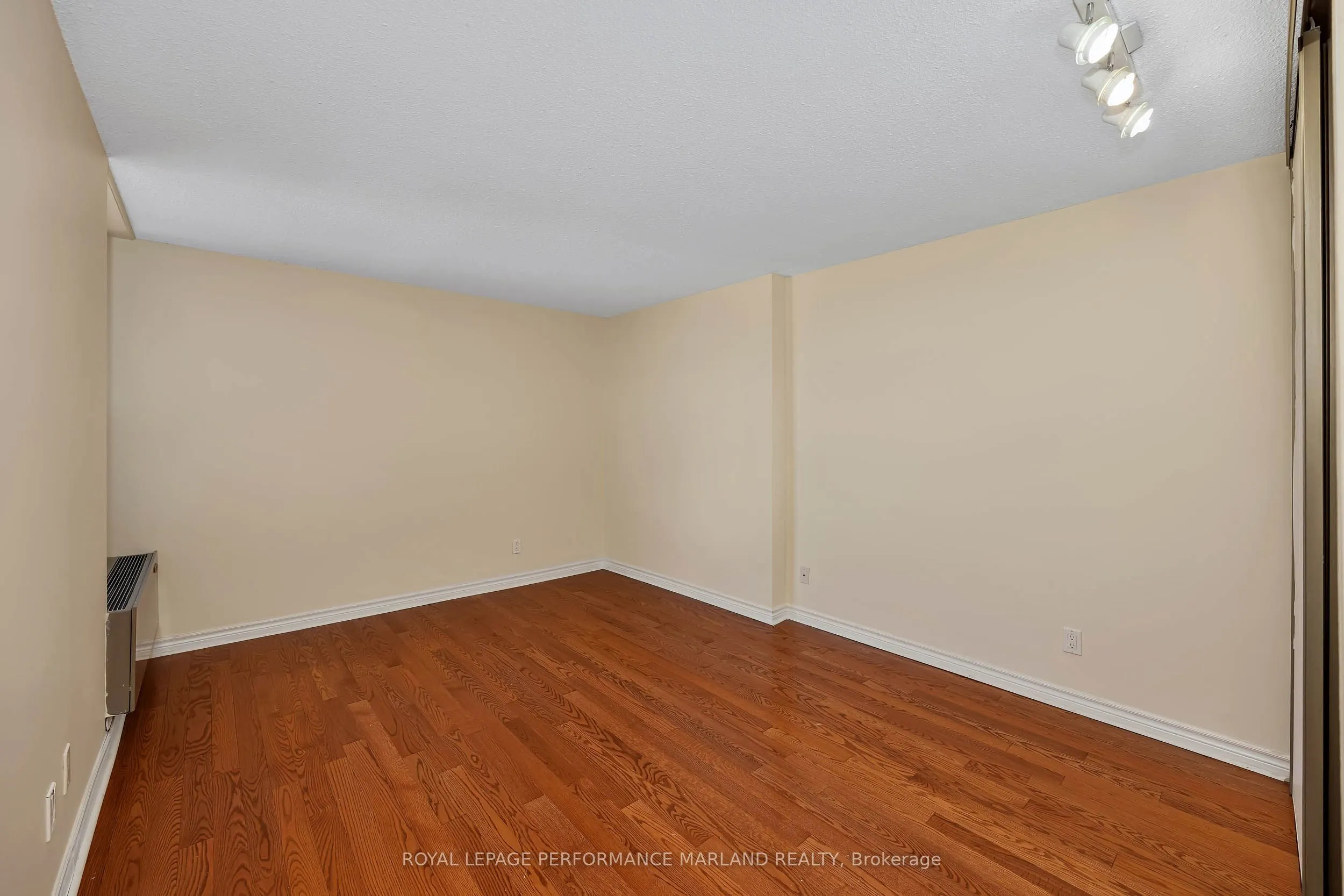71 Somerset Street W #1903